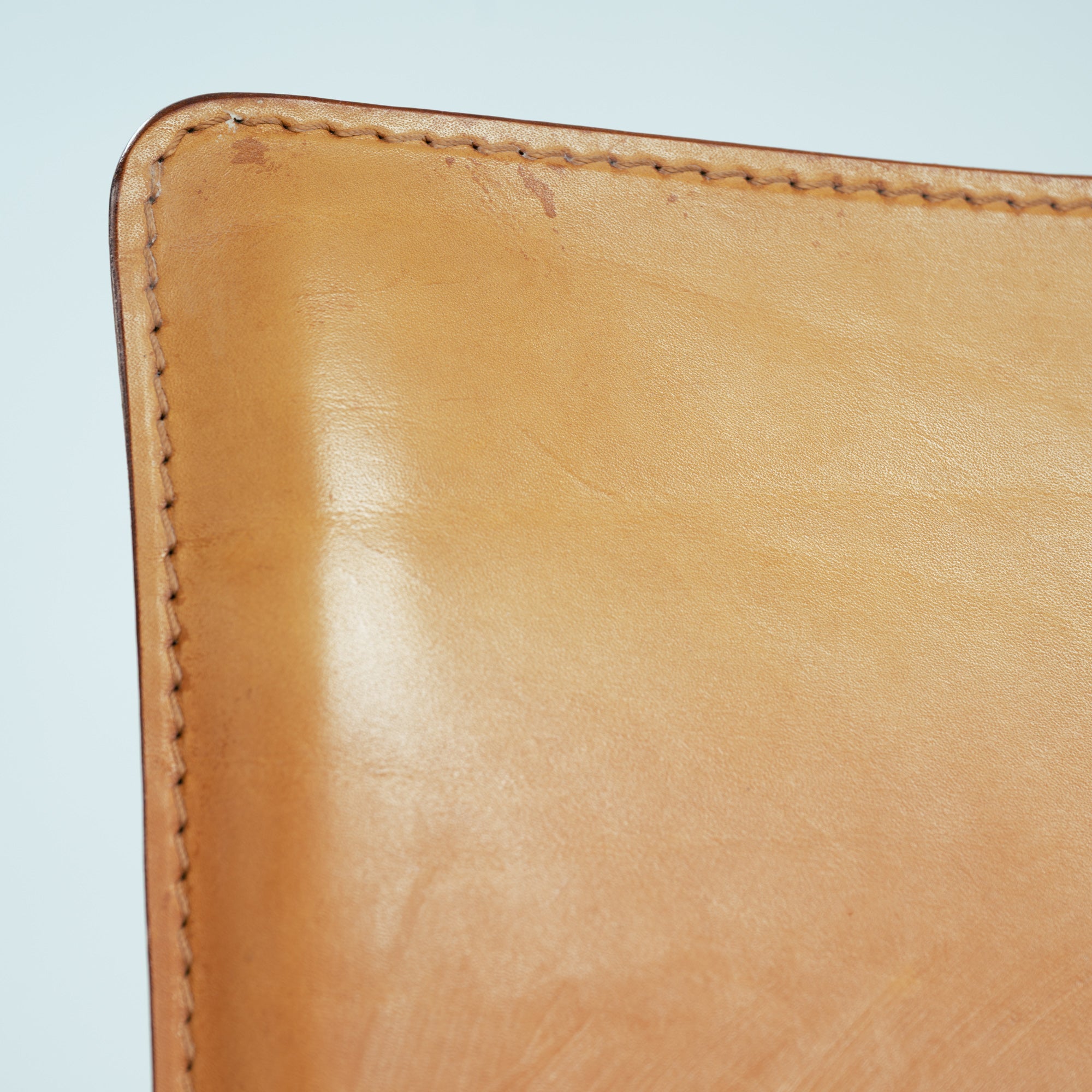 Set_of_6_Mario_Bellini_Model_412_Cab_Dining_Chairs_in_Cognac_Leather_for_Cassina,_Italy