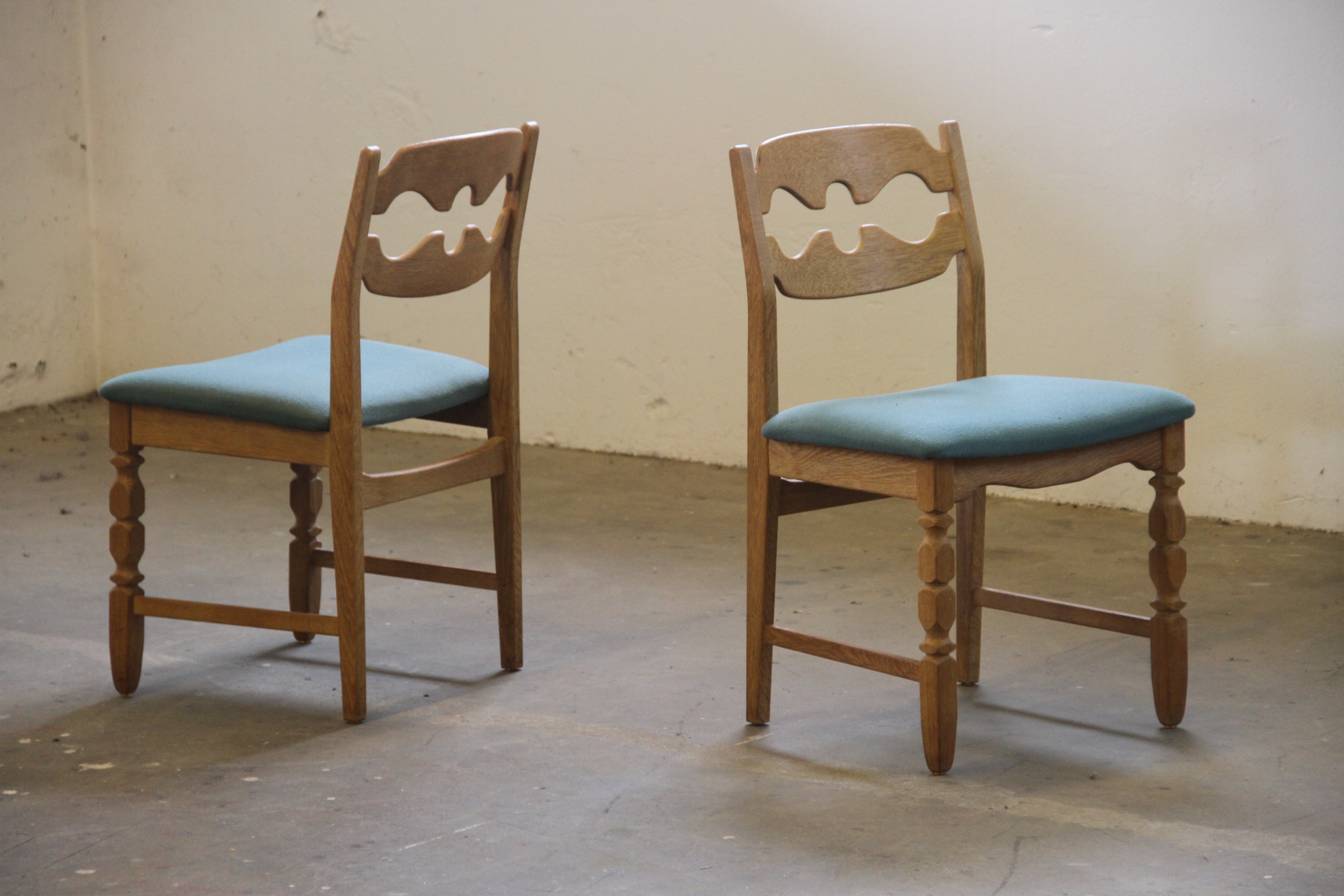 Set_of_6_Henning_Kjærnulf_Razorblade_Oak_Dining_Chairs_for_Nyrup_Møbelfabrik,_Denmark,_1960s-1970s