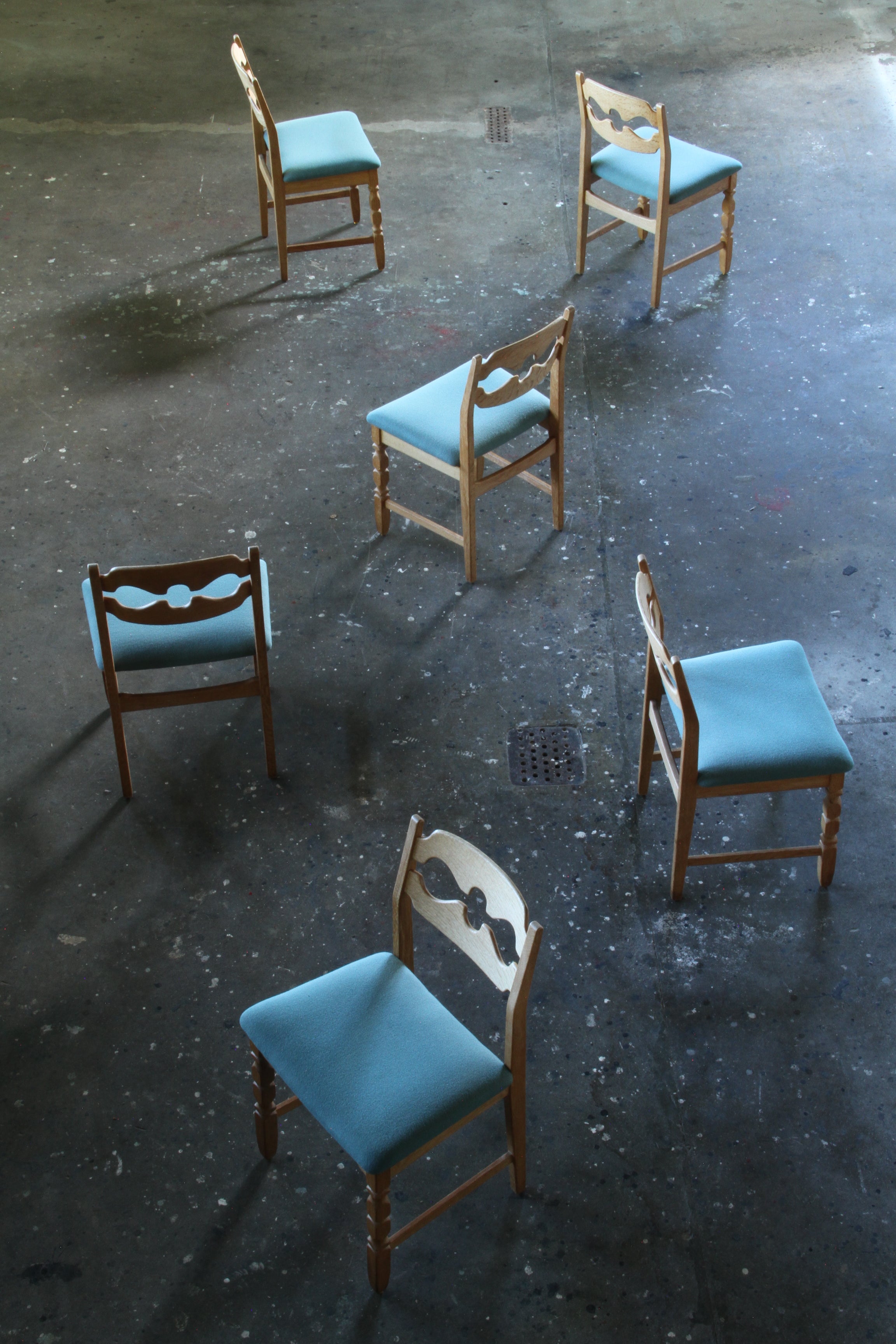 Set_of_6_Razorblade_Dining_Chairs_by_Henning_Kjærnulf_for_Nyrup_Møbelfabrik_in_Oak,_Denmark,_1960s–1970s