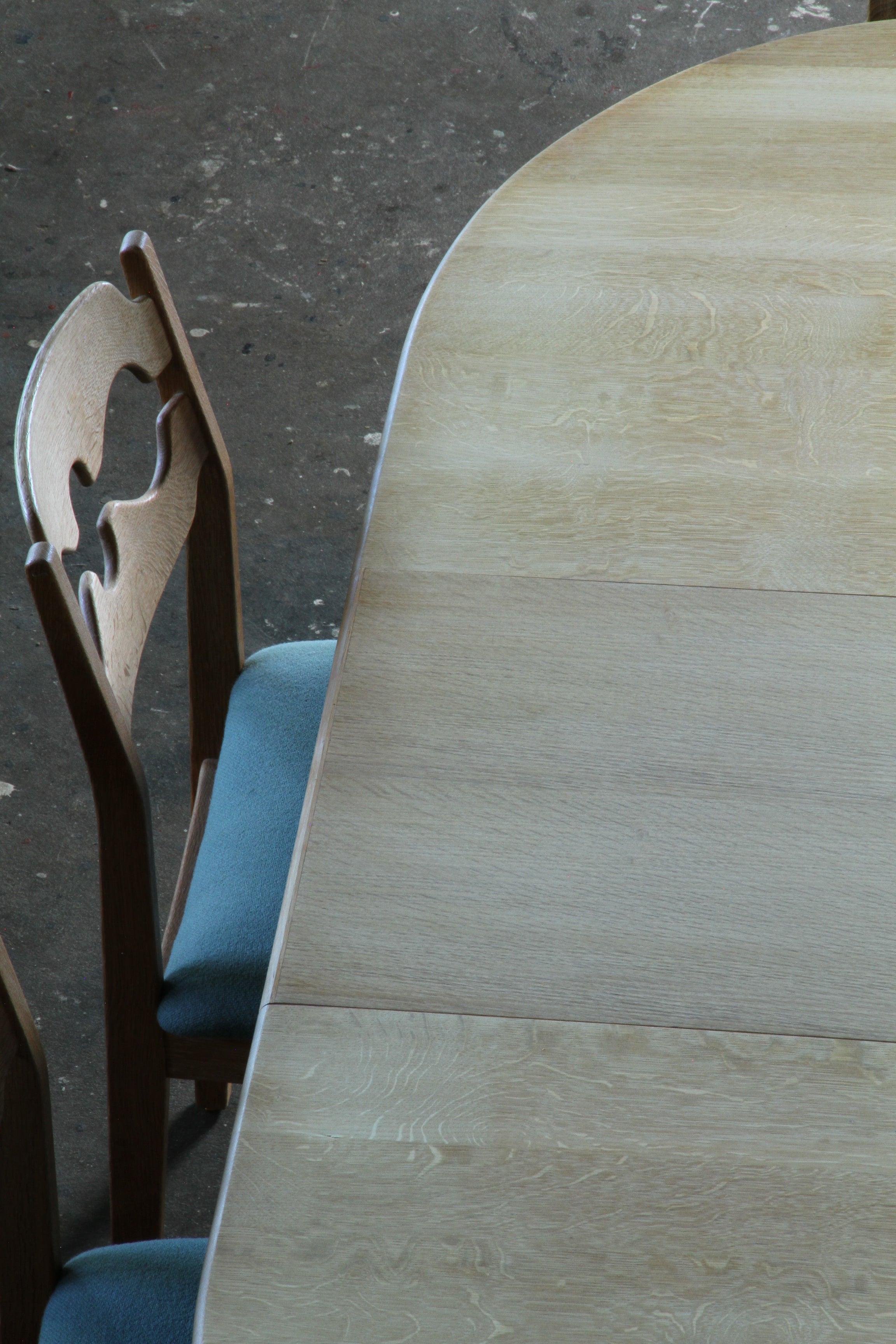 Set_of_6_Razorblade_Dining_Chairs_by_Henning_Kjærnulf_for_Nyrup_Møbelfabrik_in_Oak,_Denmark,_1960s–1970s
