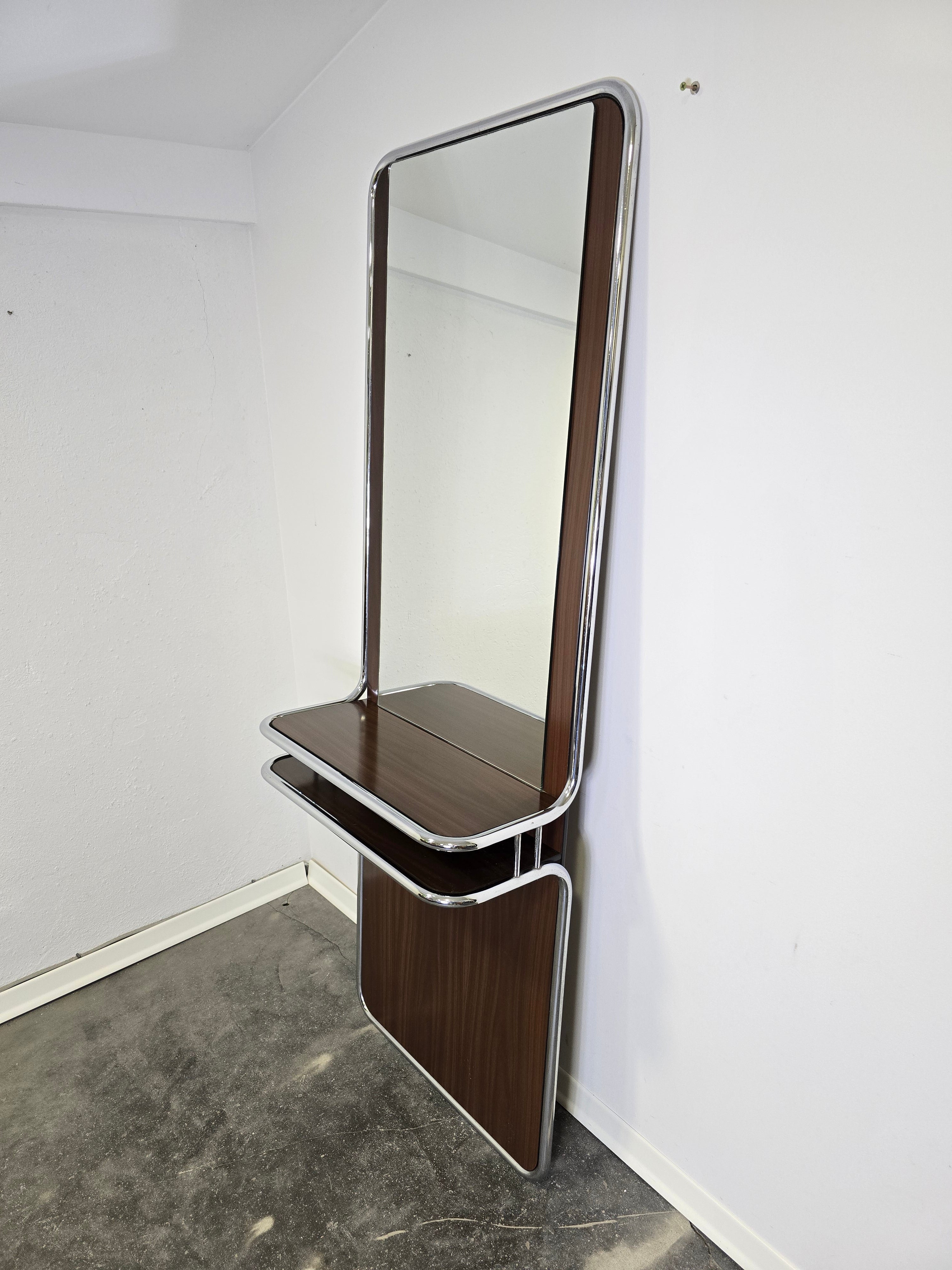 Bauhaus_Wall_Mirror_with_Shelve_from_1970s