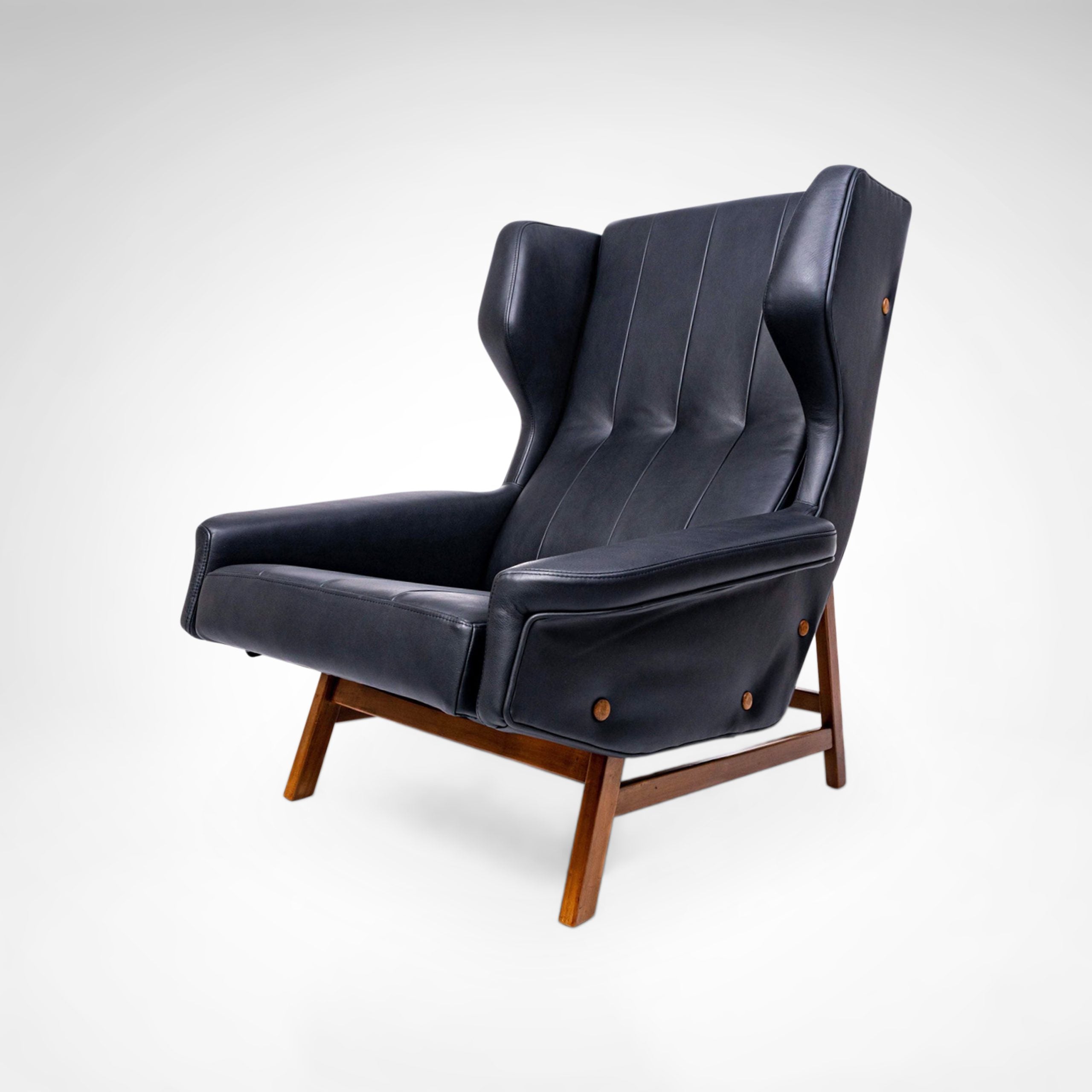 Gianfranco_Frattini_Model_877_“Giulia”_Wingback_Armchair_for_Cassina,_1950s