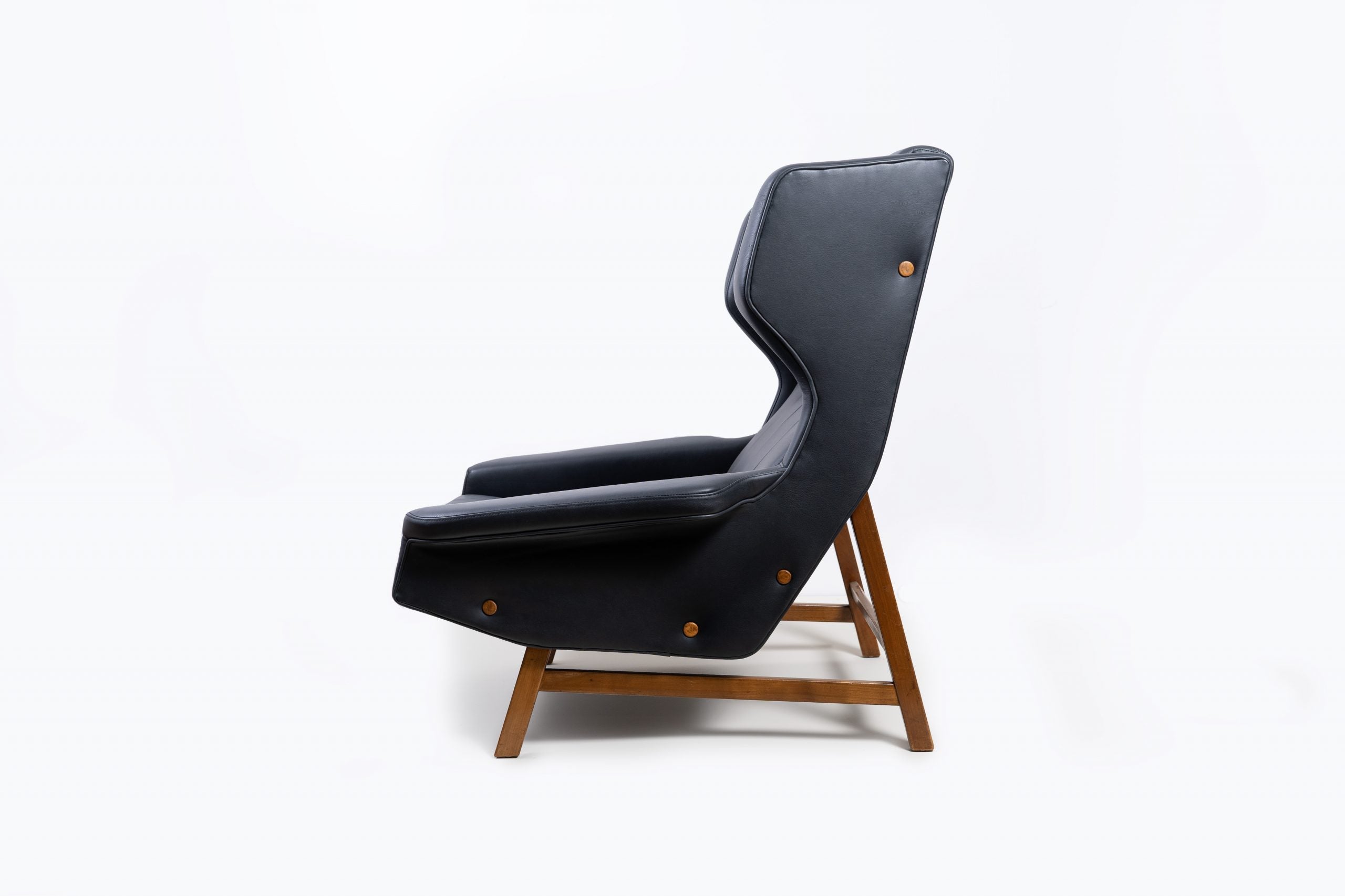 Gianfranco_Frattini_Model_877_“Giulia”_Wingback_Armchair_for_Cassina,_1950s