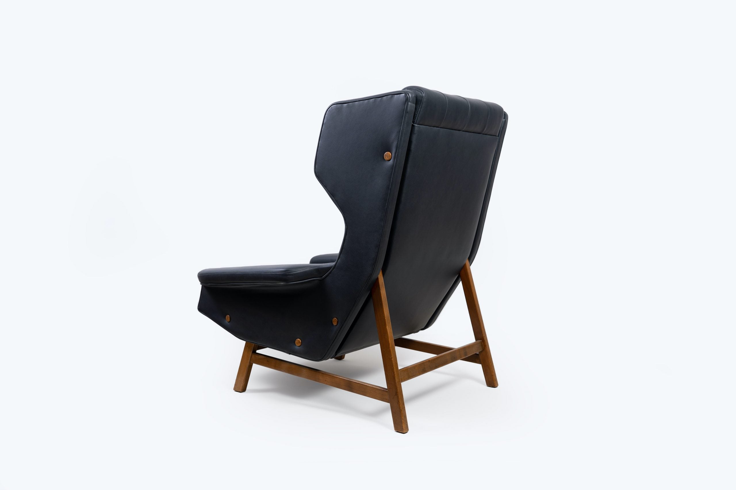 Gianfranco_Frattini_Model_877_“Giulia”_Wingback_Armchair_for_Cassina,_1950s