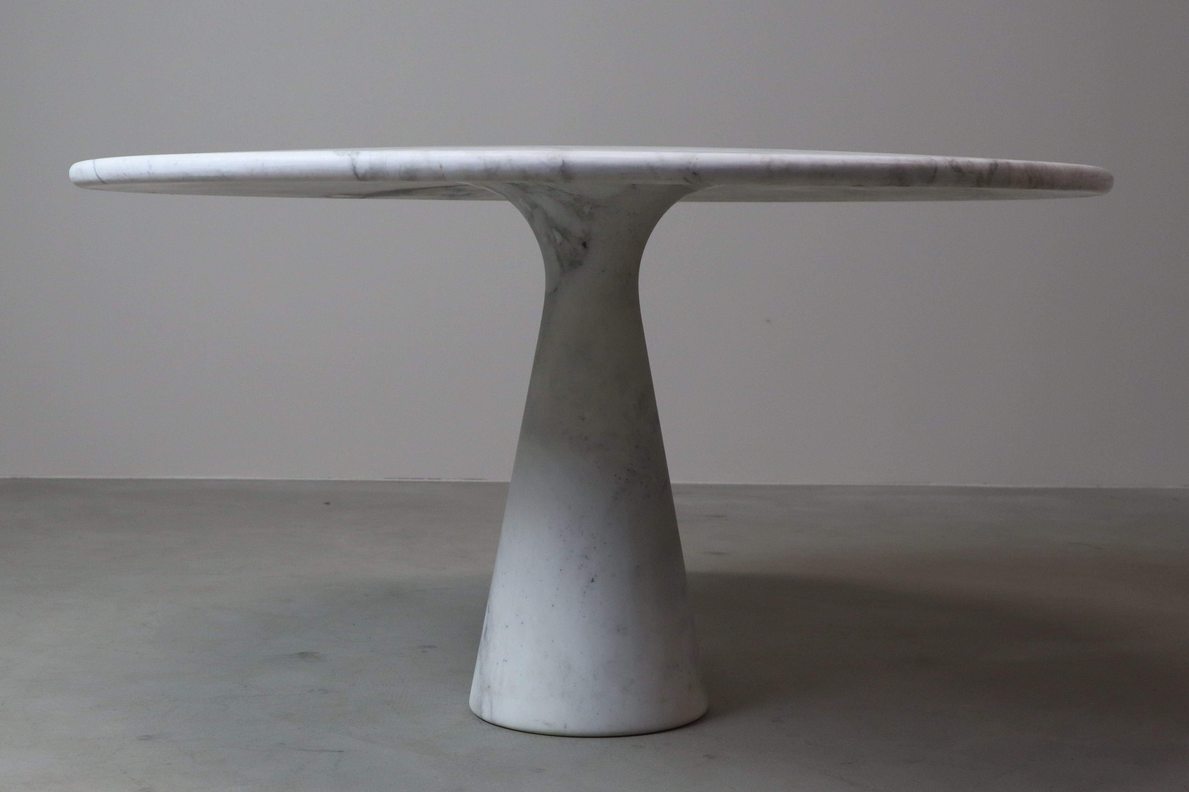 Angelo_Mangiarotti_M1_Round_Dining_Table_in_Solid_Carrara_Marble_for_Skipper_Italy_1970s
