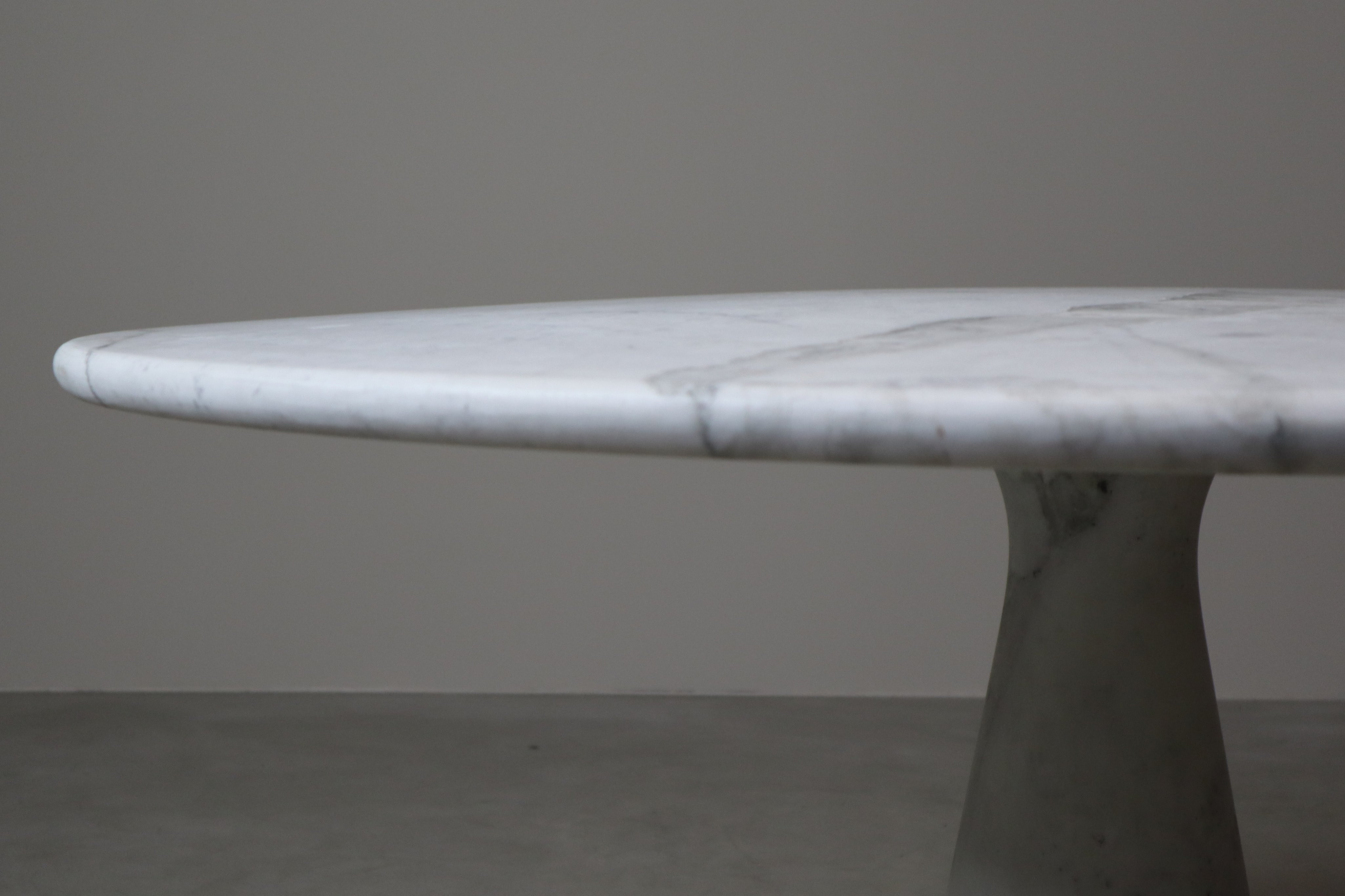 Angelo_Mangiarotti_M1_Round_Dining_Table_in_Solid_Carrara_Marble_for_Skipper_Italy_1970s
