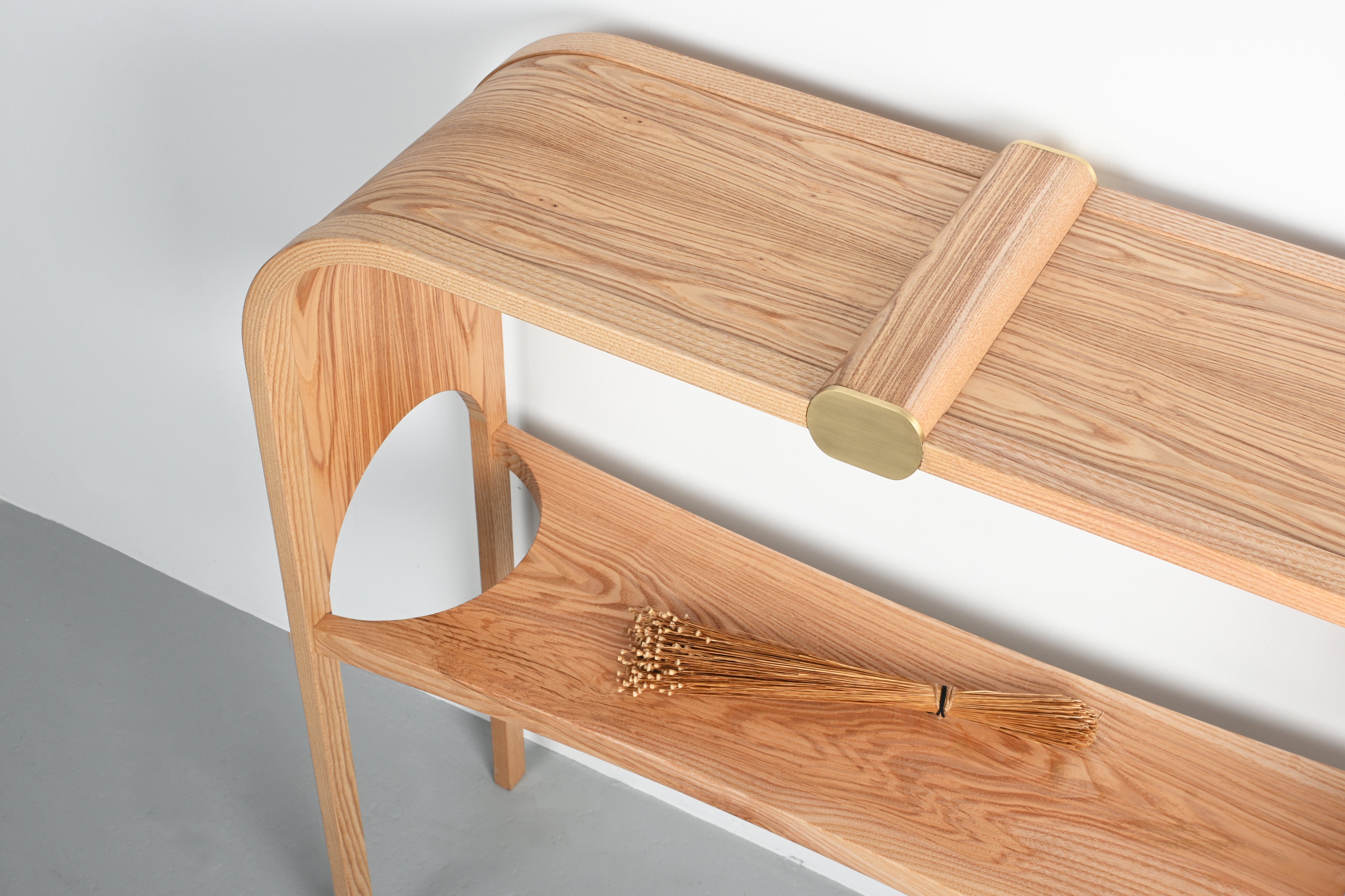 Arialle_Console_Table