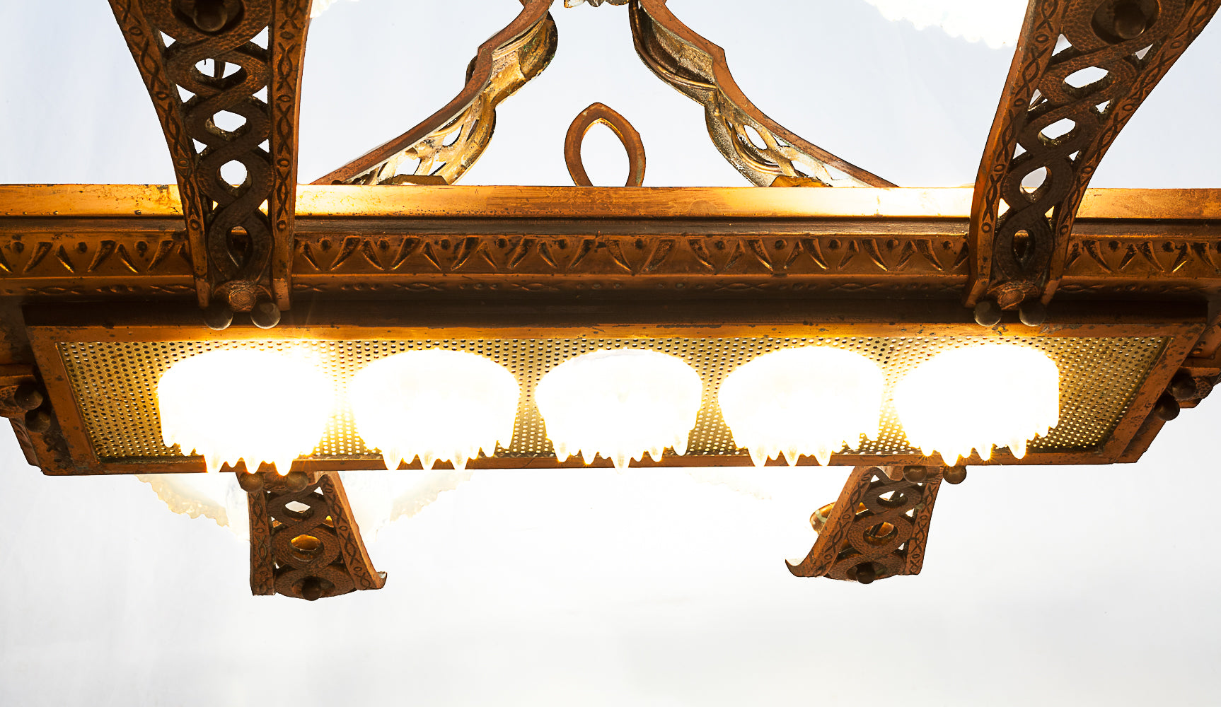 Art_Deco_ocean_liner_chandelier_by_Ezan_France