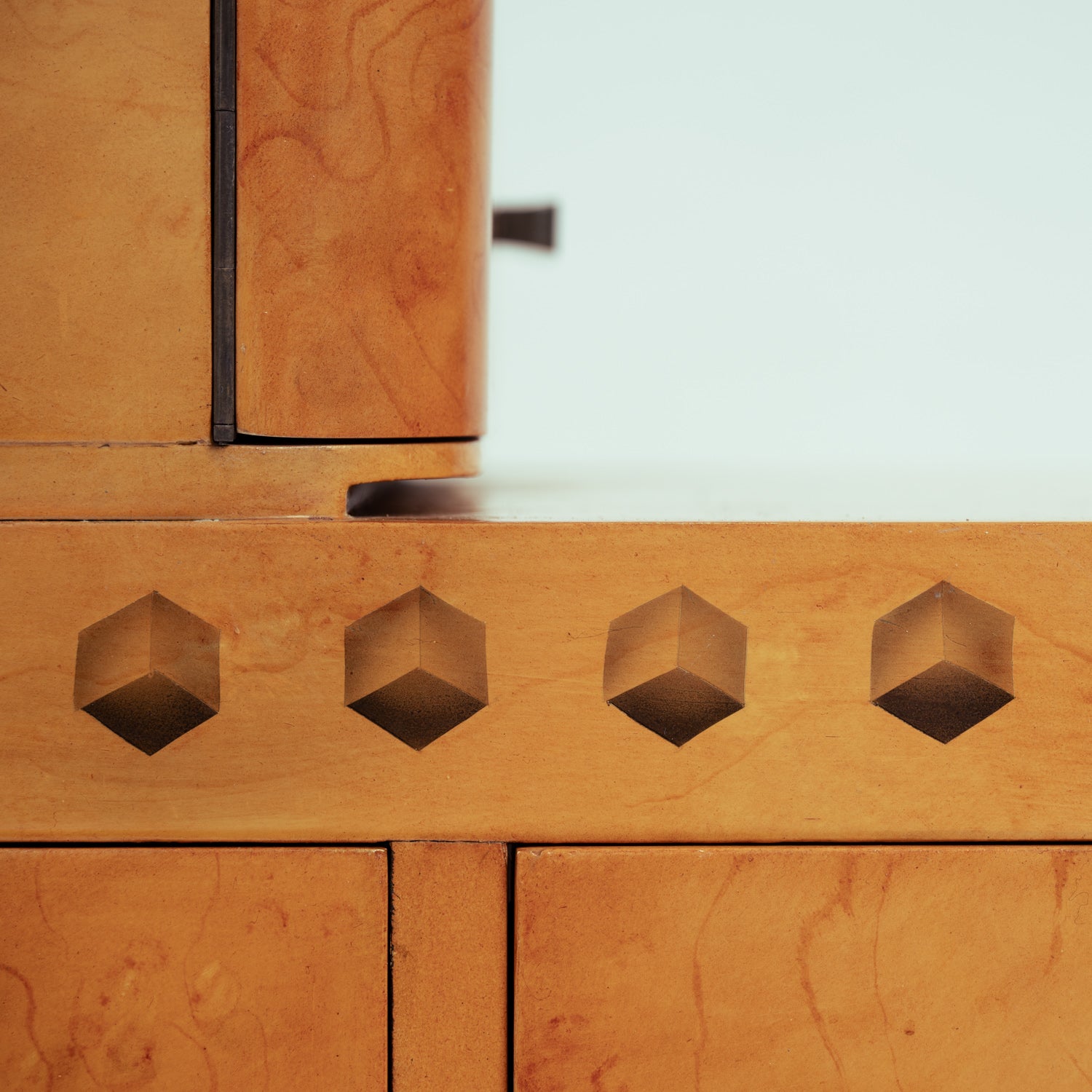 Art_Deco_style_dry_bar_drink_cabinet,_Italy,_1970s