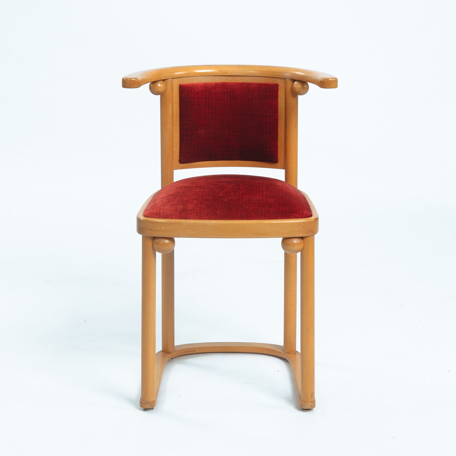 Set_of_4_Art_Nouveau_Josef_Hoffmann_Fledermaus_wooden_red_velvet_upholstered_dining_chairs_for_Wittmann,_Austria,_1907
