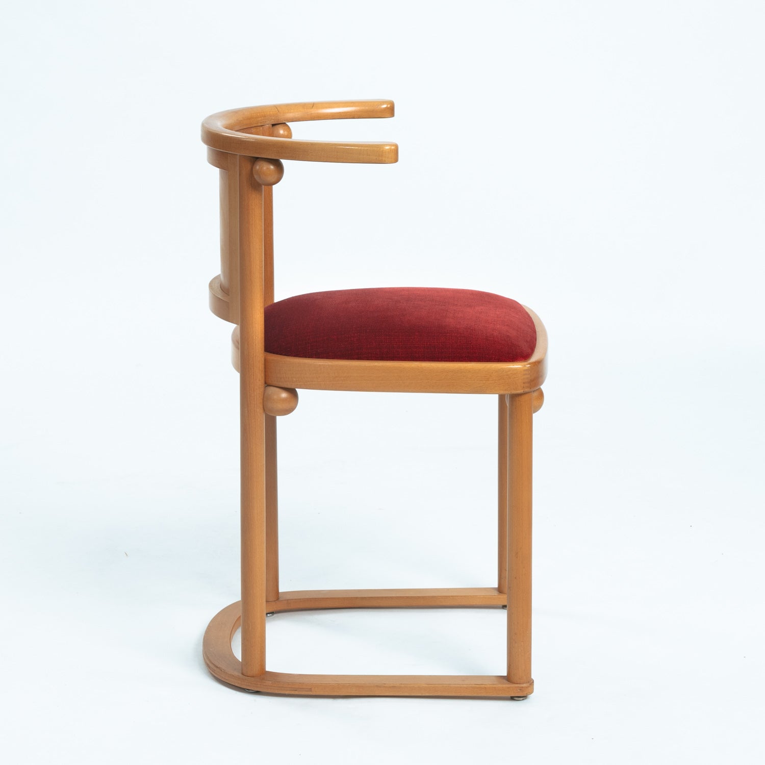 Set_of_4_Art_Nouveau_Josef_Hoffmann_Fledermaus_wooden_red_velvet_upholstered_dining_chairs_for_Wittmann,_Austria,_1907