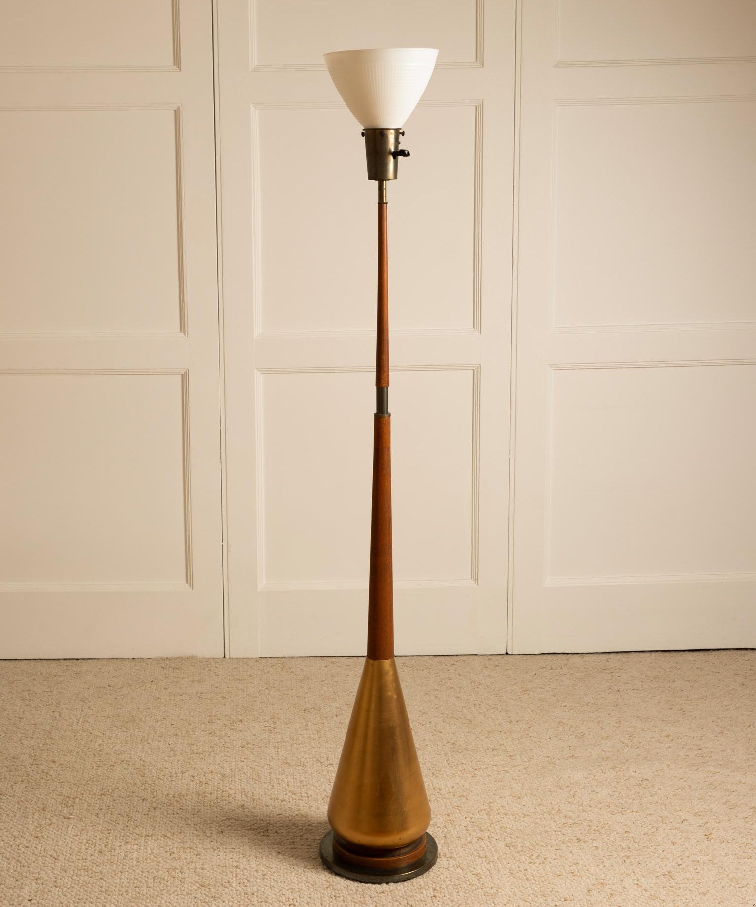 Art_deco_floor_lamp_1930s