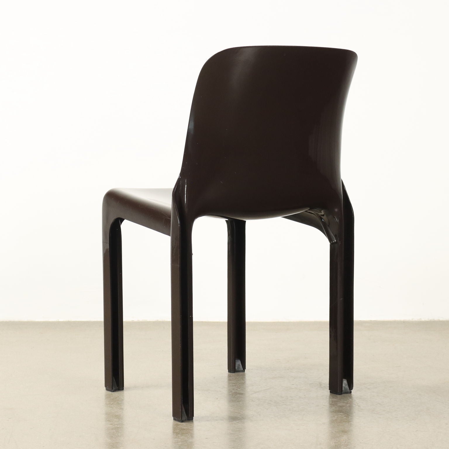 Artemide_Selene_Chairs_Vintage_Design_Vico_Magistretti_1970s