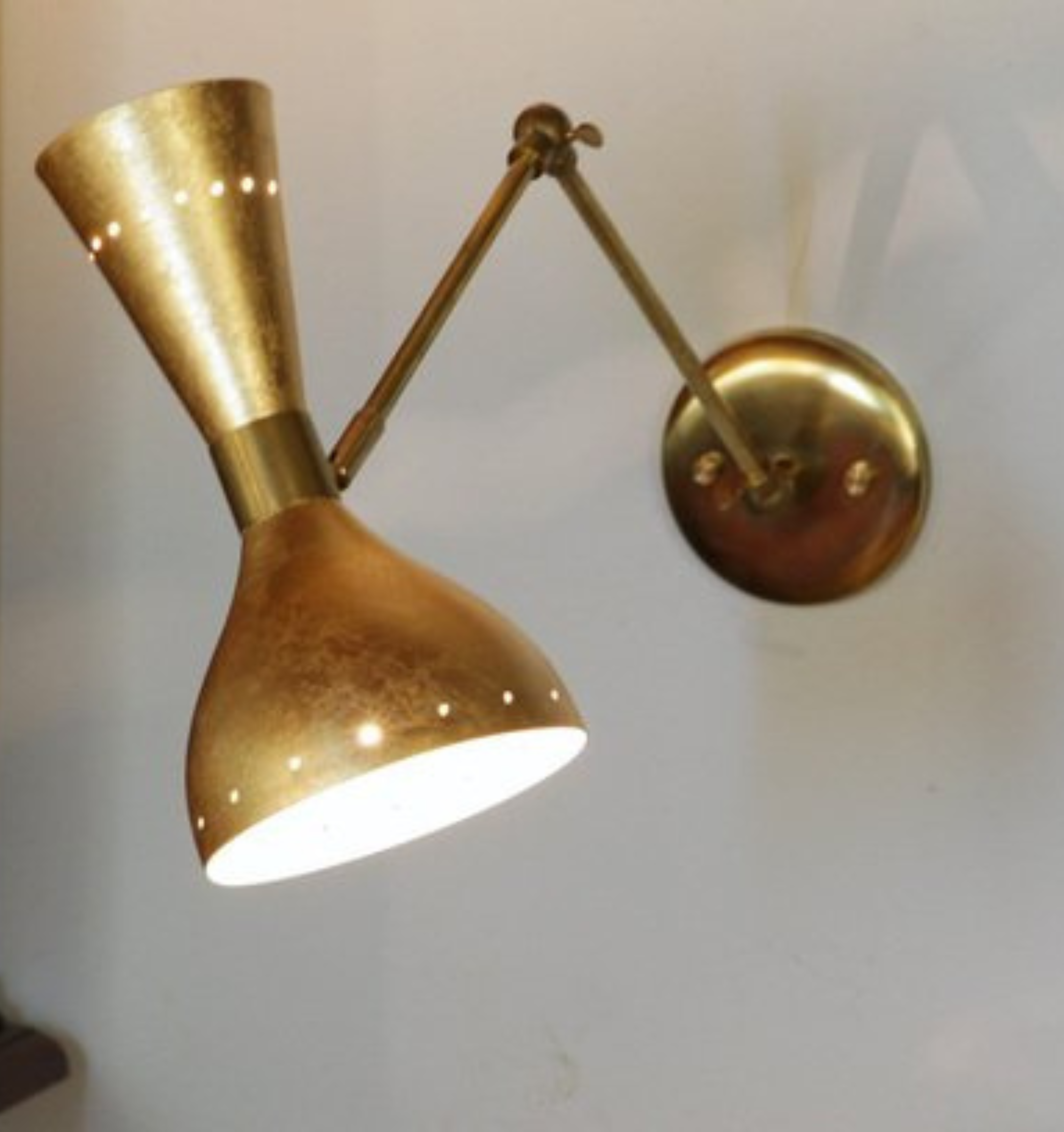 Articulated_Sconce_by_Silvio_Piattelli