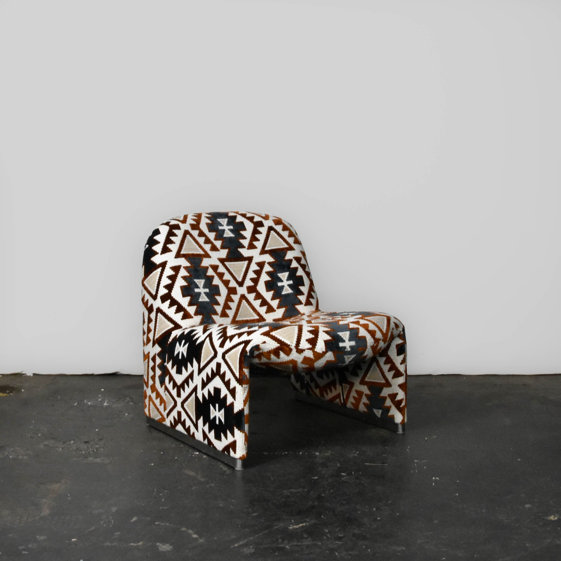 Artifort_Alky_Armless_chair
