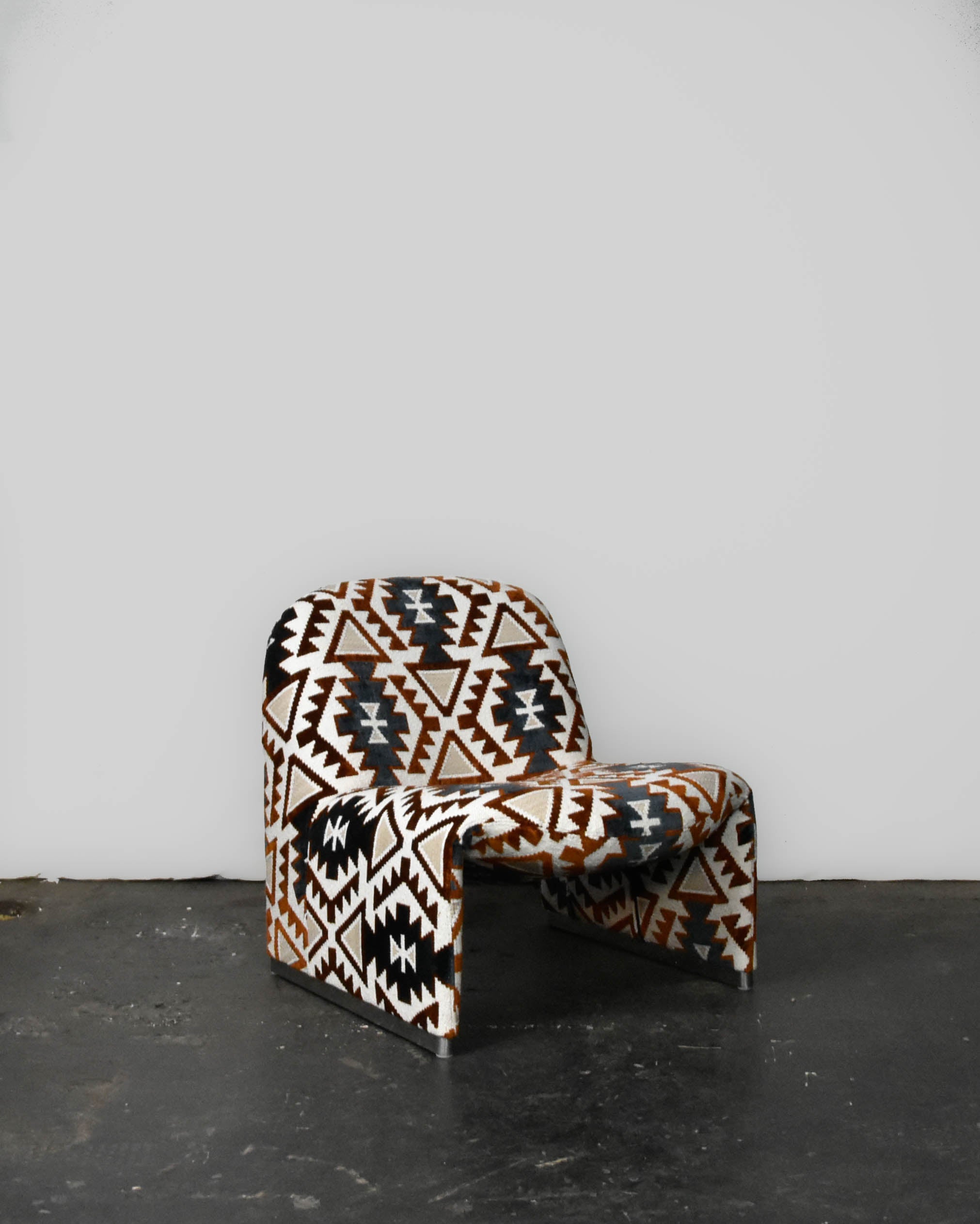 Artifort_Alky_Armless_chair