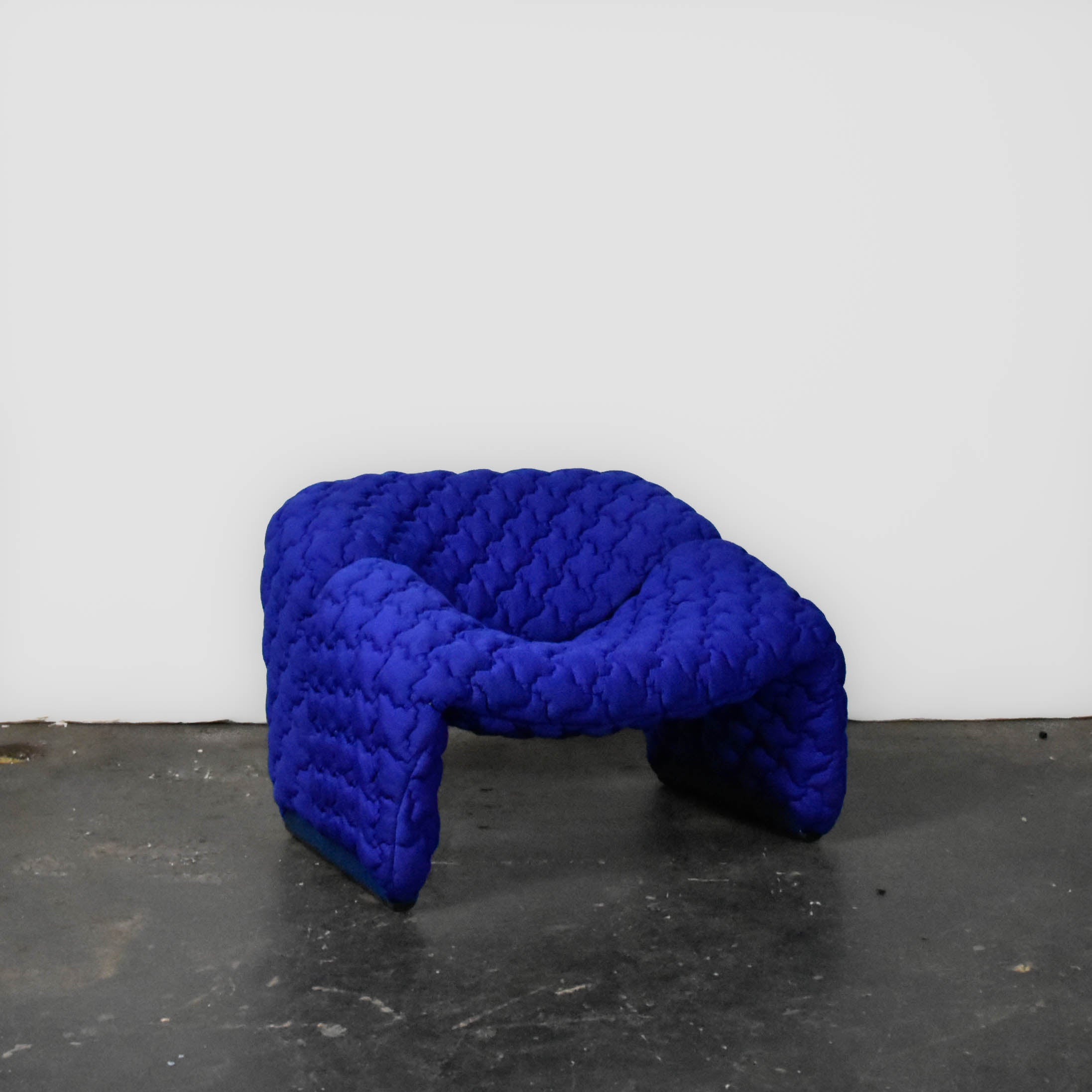 Artifort_Groovy_Armchair