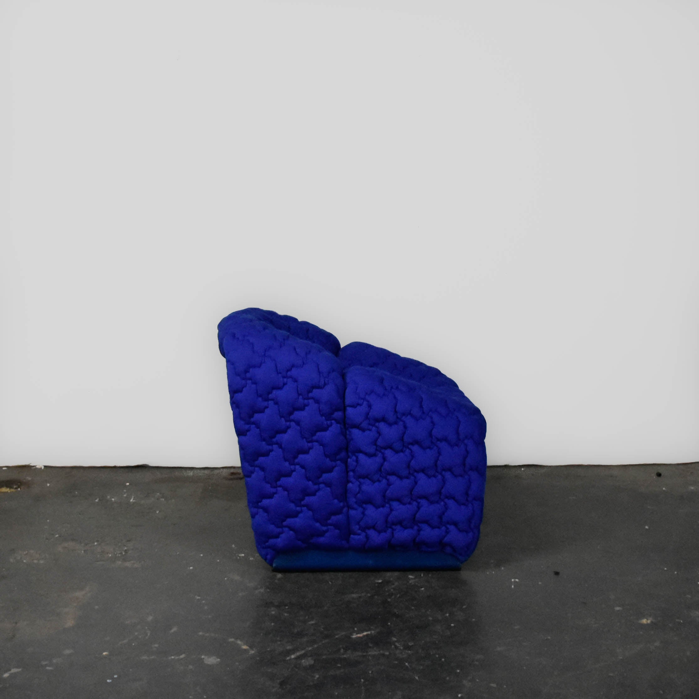 Artifort_Groovy_Armchair