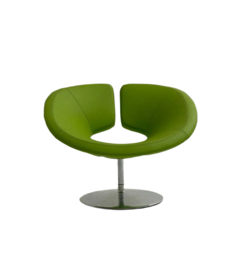 Artifort_Little_Apollo_armchair_on_disc_base