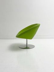 Artifort_Little_Apollo_armchair_on_disc_base