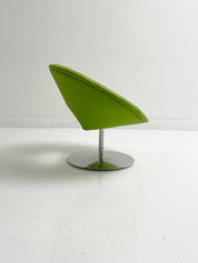 Artifort_Little_Apollo_armchair_on_disc_base