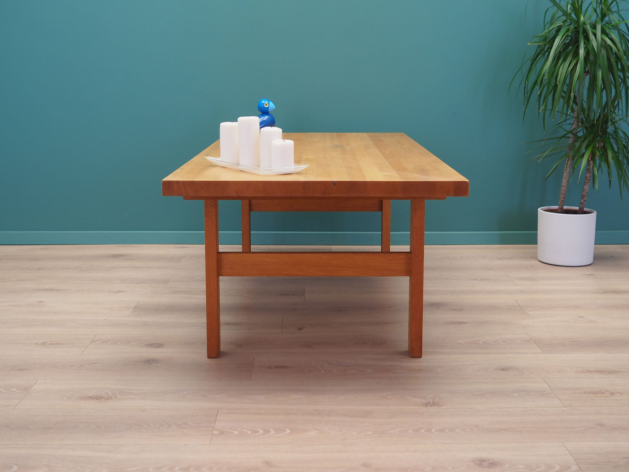 Ash_bench_Danish_design_1980s_production_Denmark