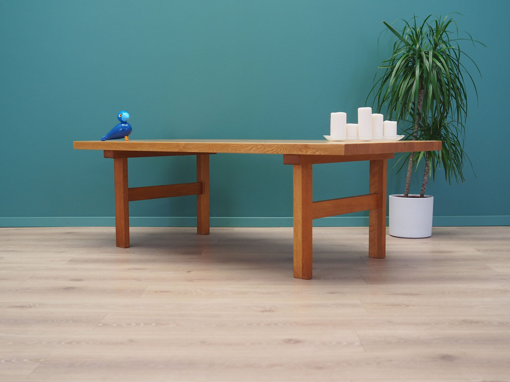 Ash_bench_Danish_design_1980s_production_Denmark