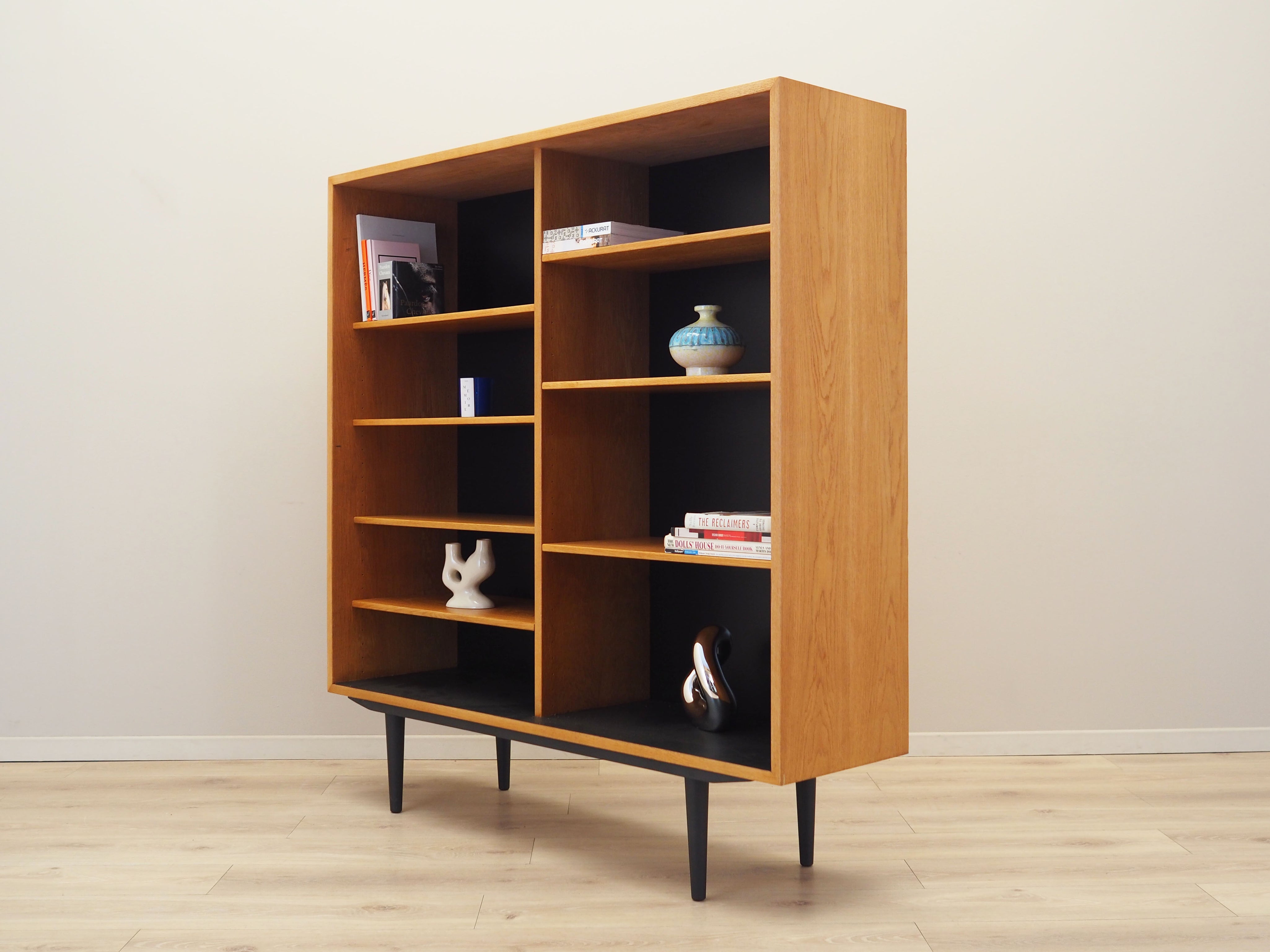 Ash_bookcase_Scandinavian_design_1960s_designer_Borge_Mogensen_manufacturer_AB_Karl_Andersson_S_ner
