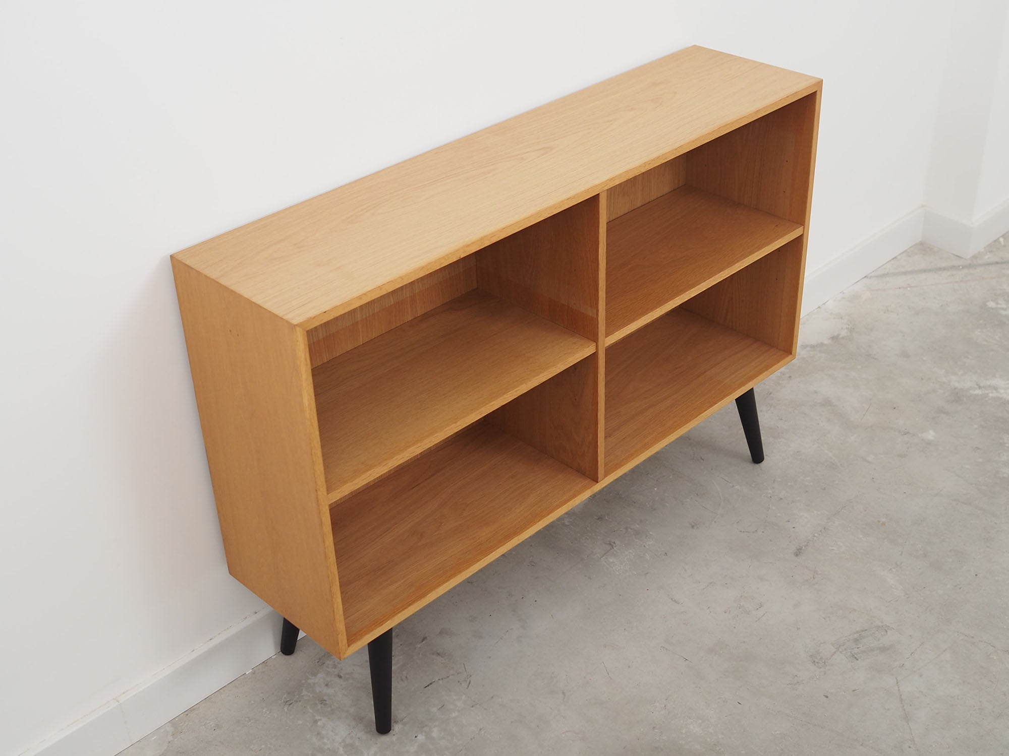 Ash_bookcase_in_Danish_design_from_1970s