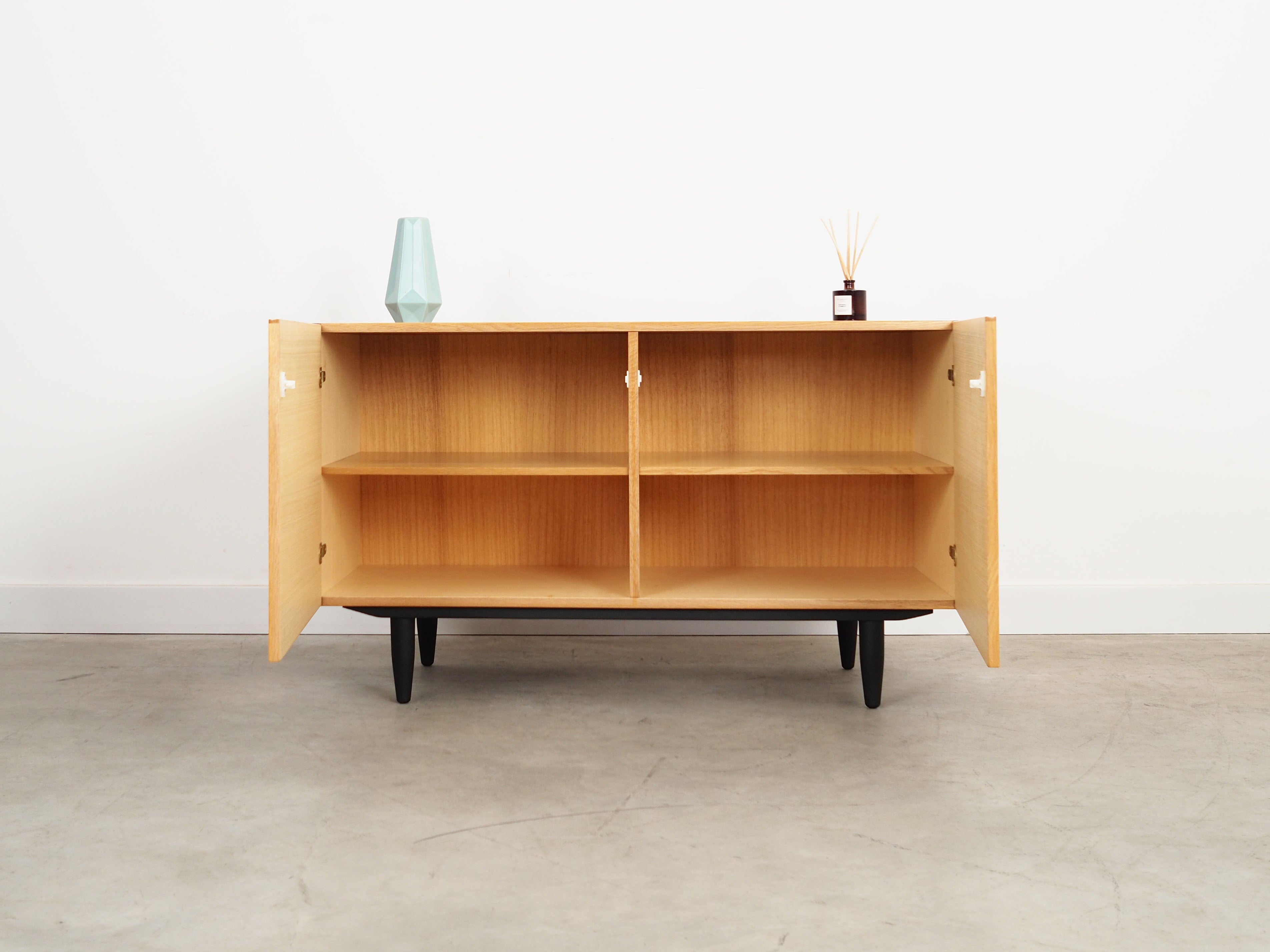 Ash_cabinet_in_Danish_design_1970s_production_Denmark