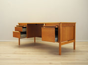 Ash_desk_Norwegian_design_1970s_production_Norway