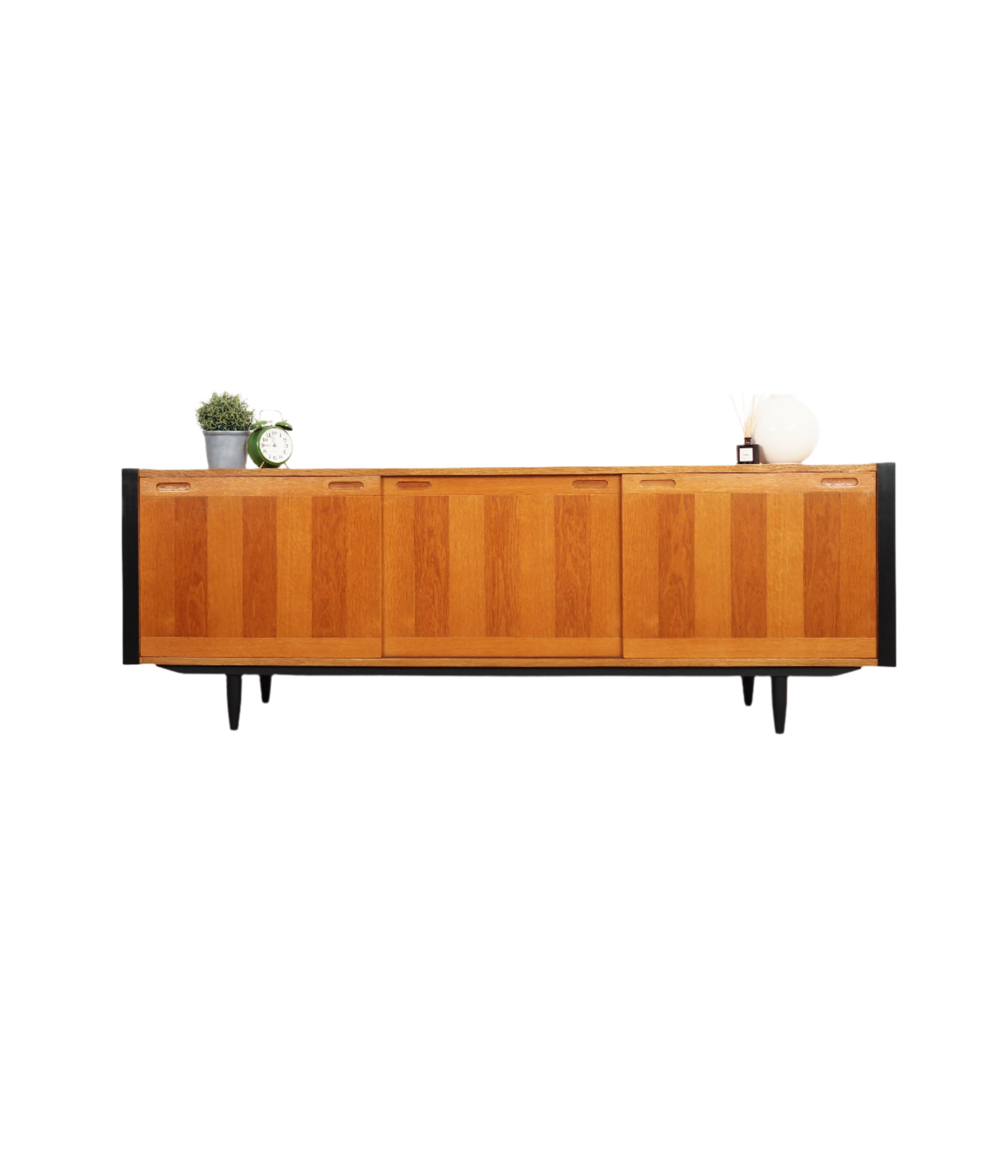 Ash_sideboard_Danish_design_1970s