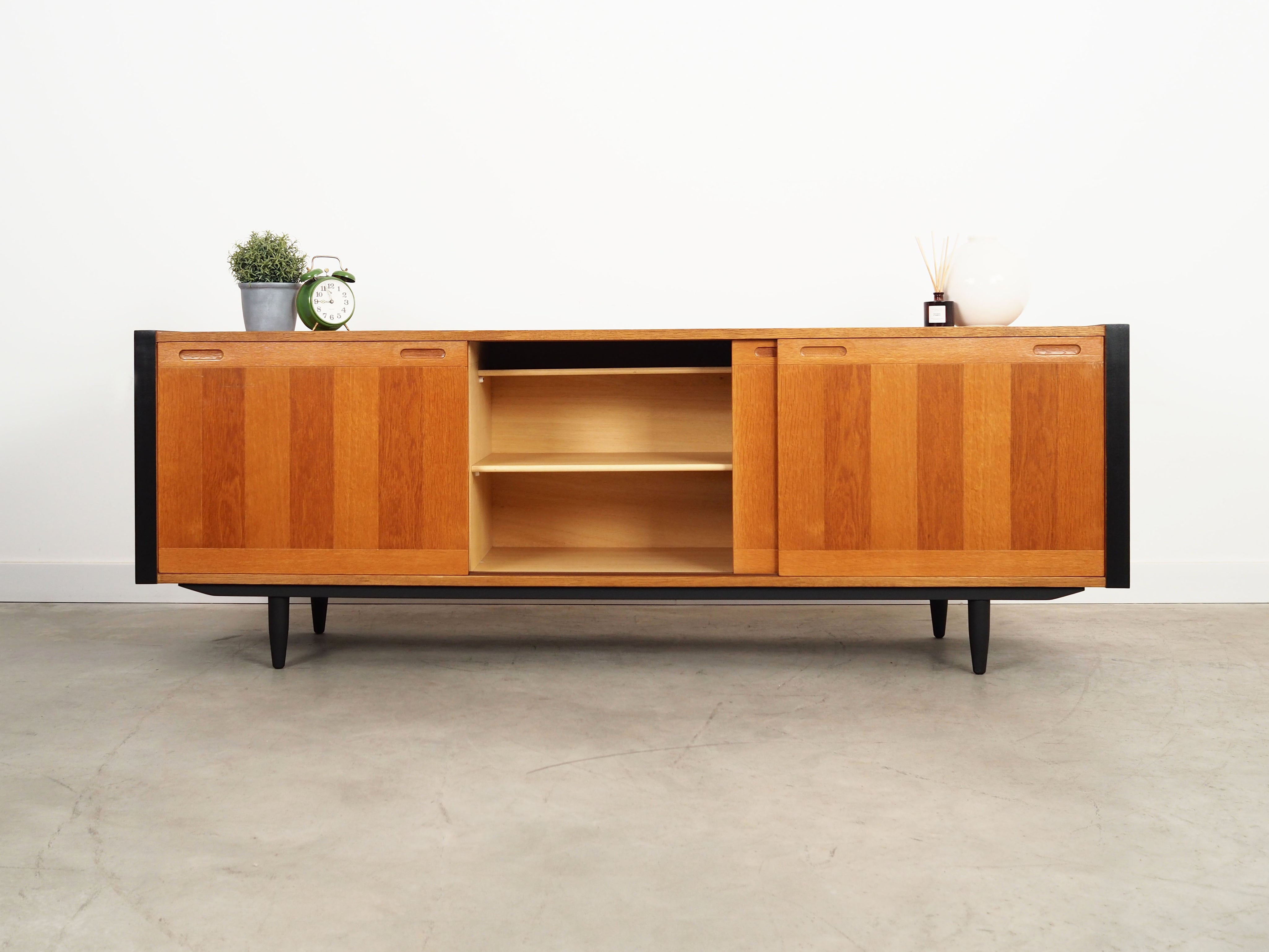 Ash_sideboard_Danish_design_1970s