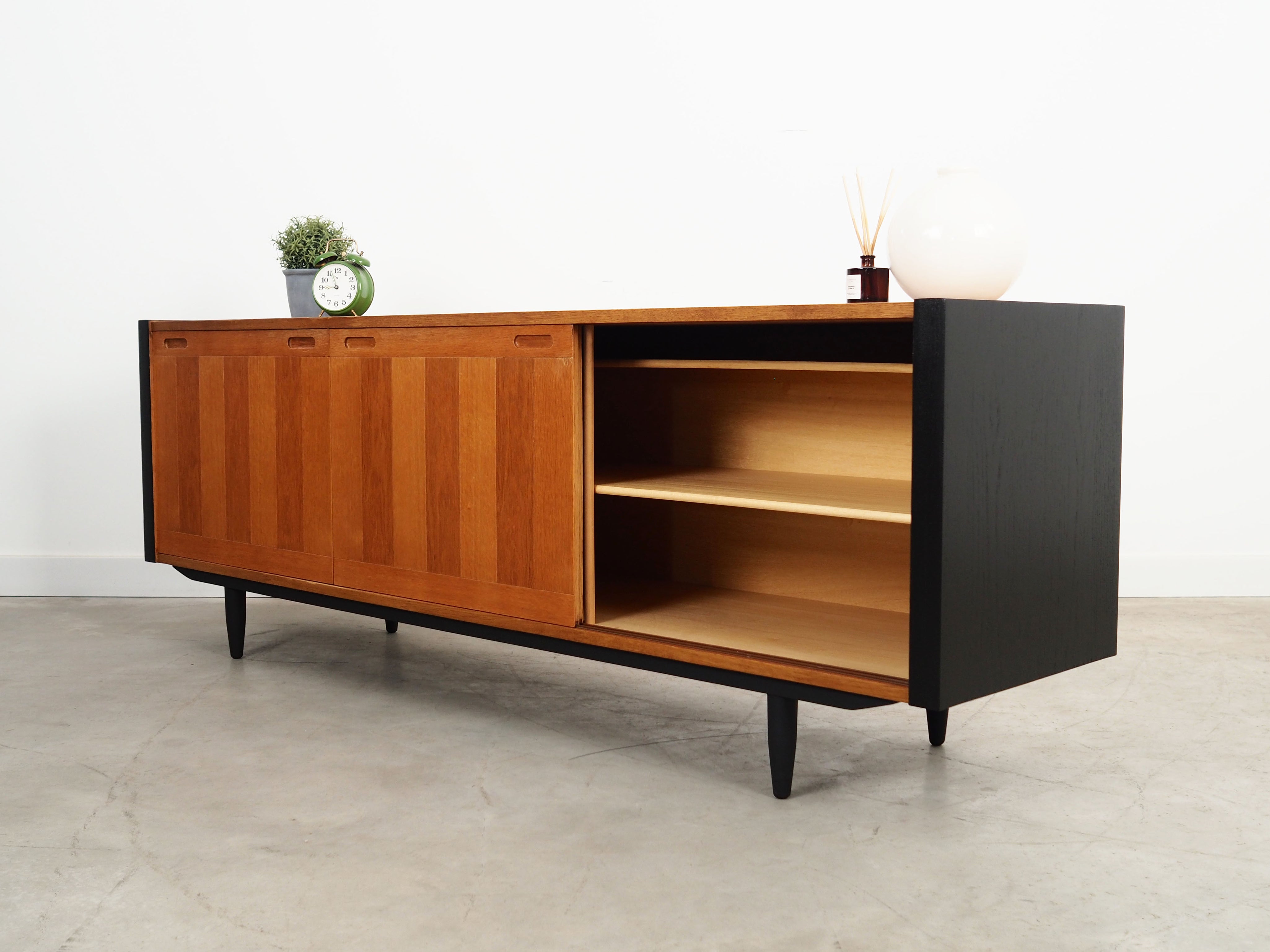 Ash_sideboard_Danish_design_1970s