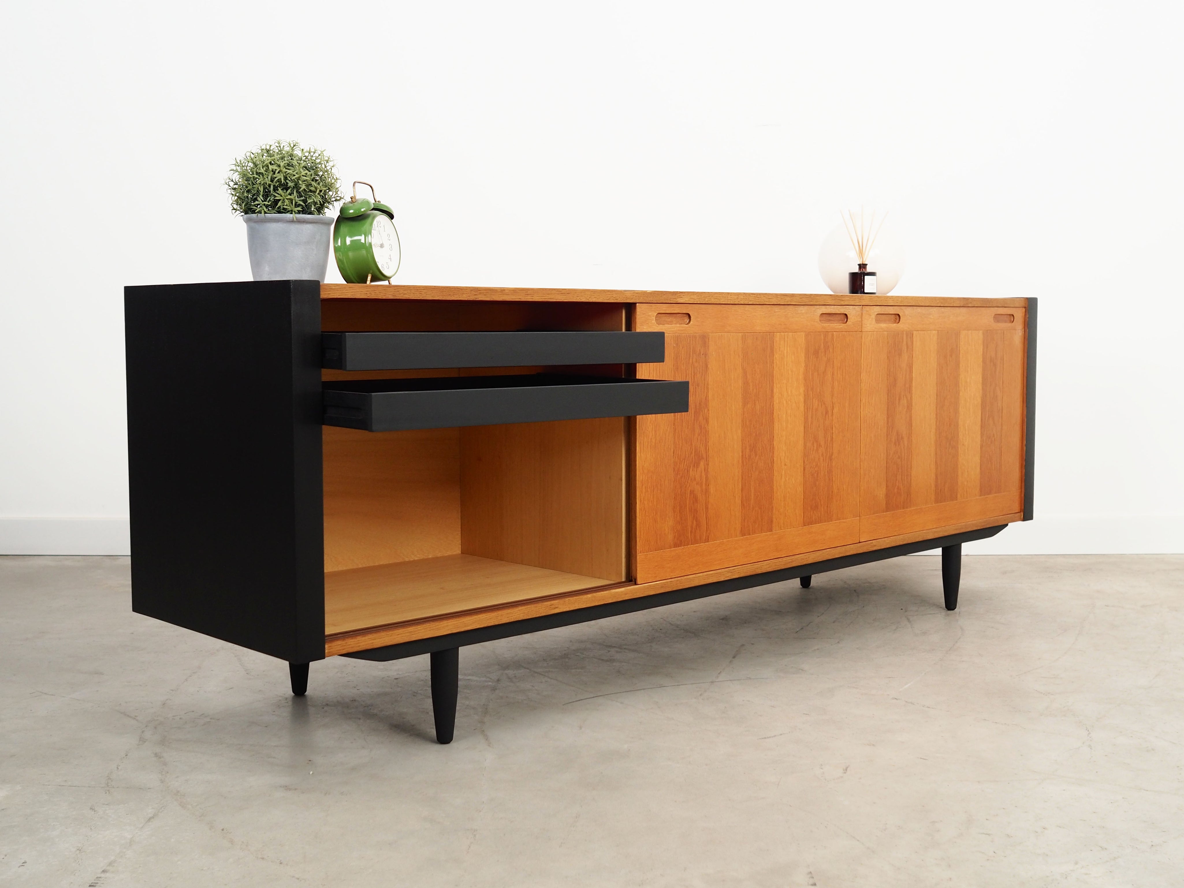 Ash_sideboard_Danish_design_1970s