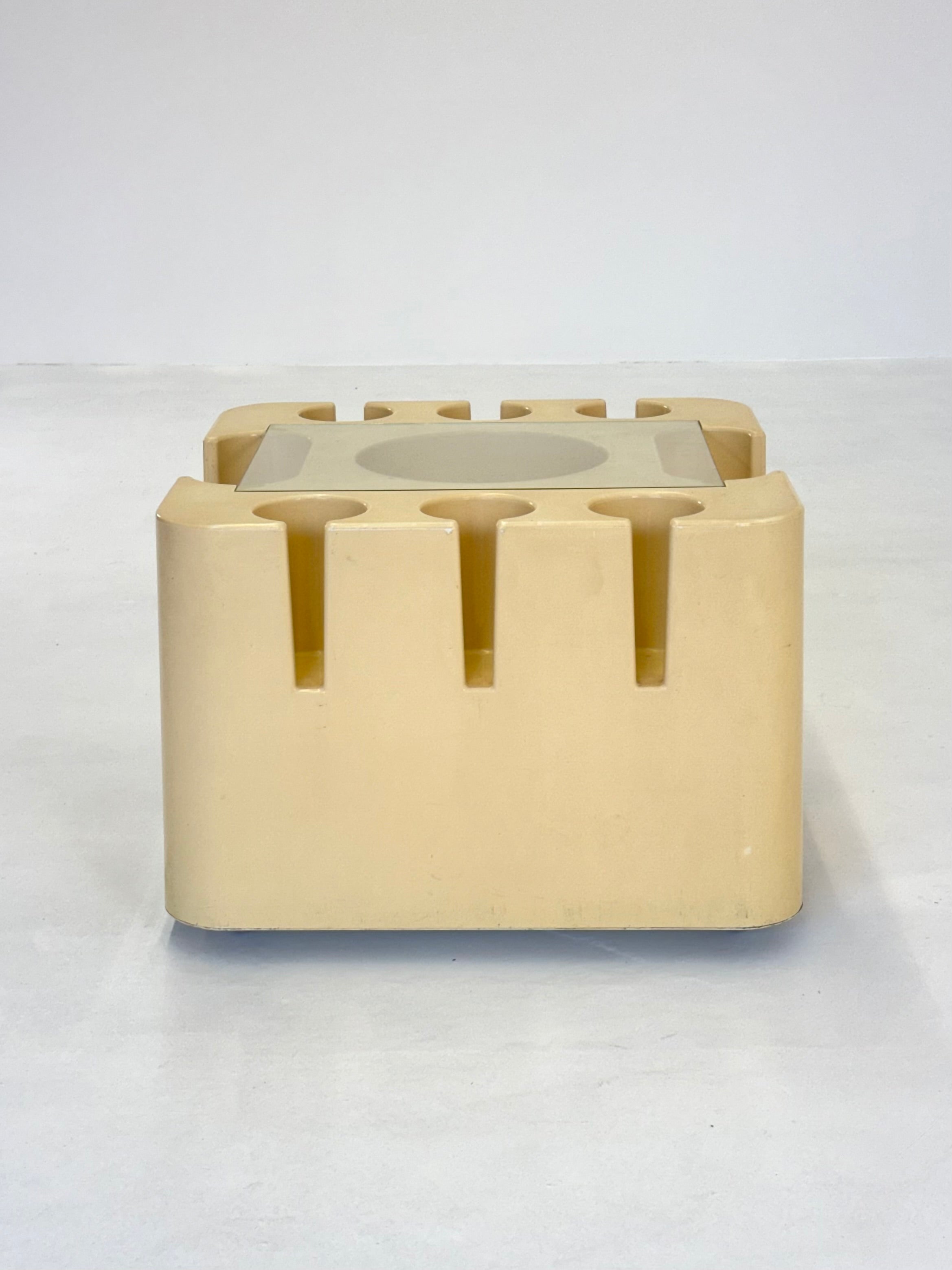 Bacco_Bar_Coffee_Table_by_Sergio_Mazza_for_Artemide_1967