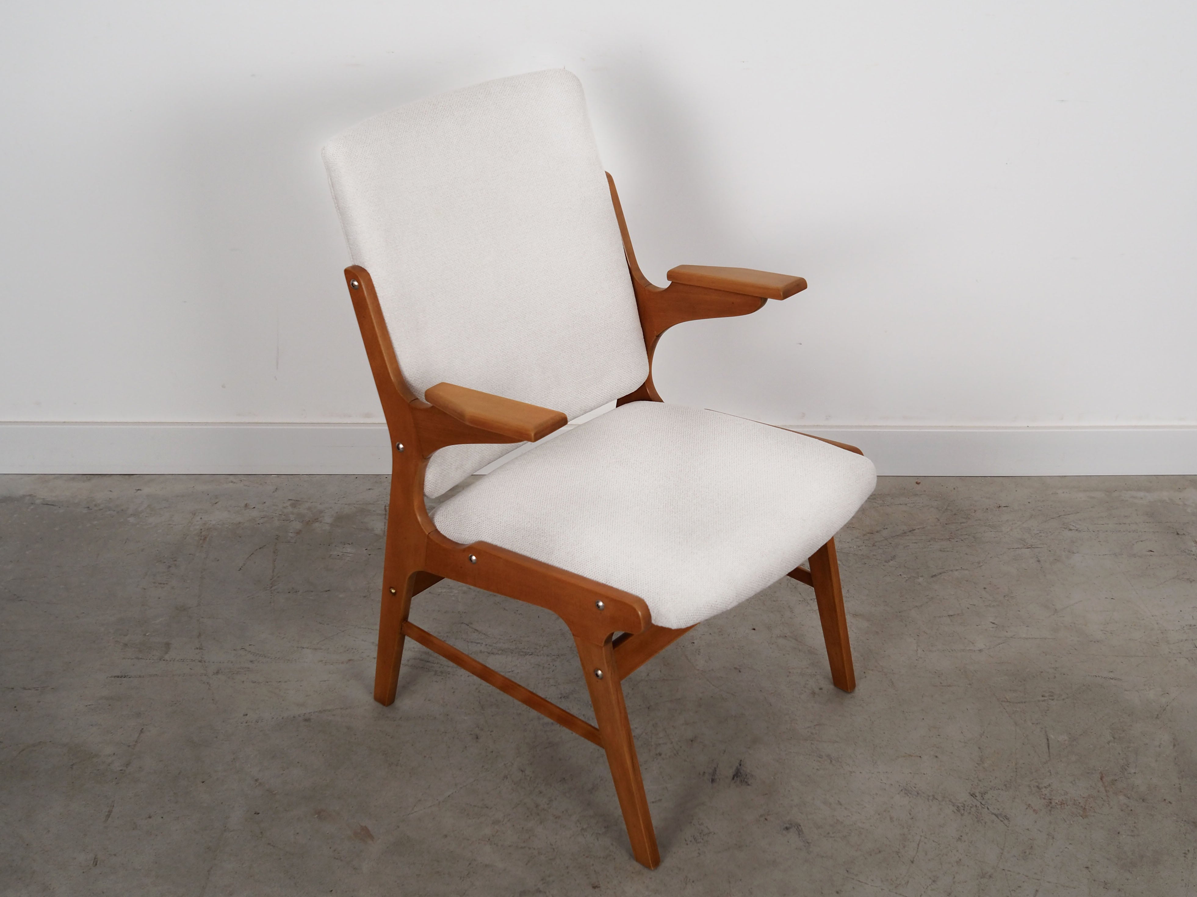 Beech_armchair_Scandinavian_design_1960s_designer_Arne_Hovmand_Olsen_manufacture_A._R._Klingenberg_Son