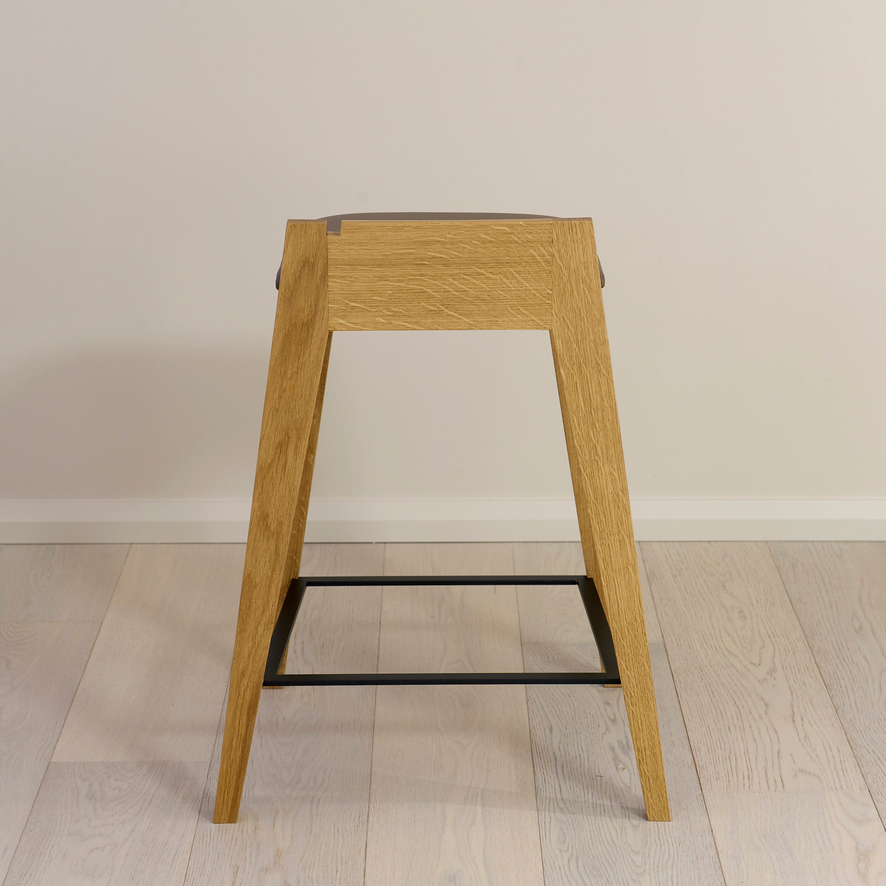 Bespoke_OM16.1_oak_counter_stool