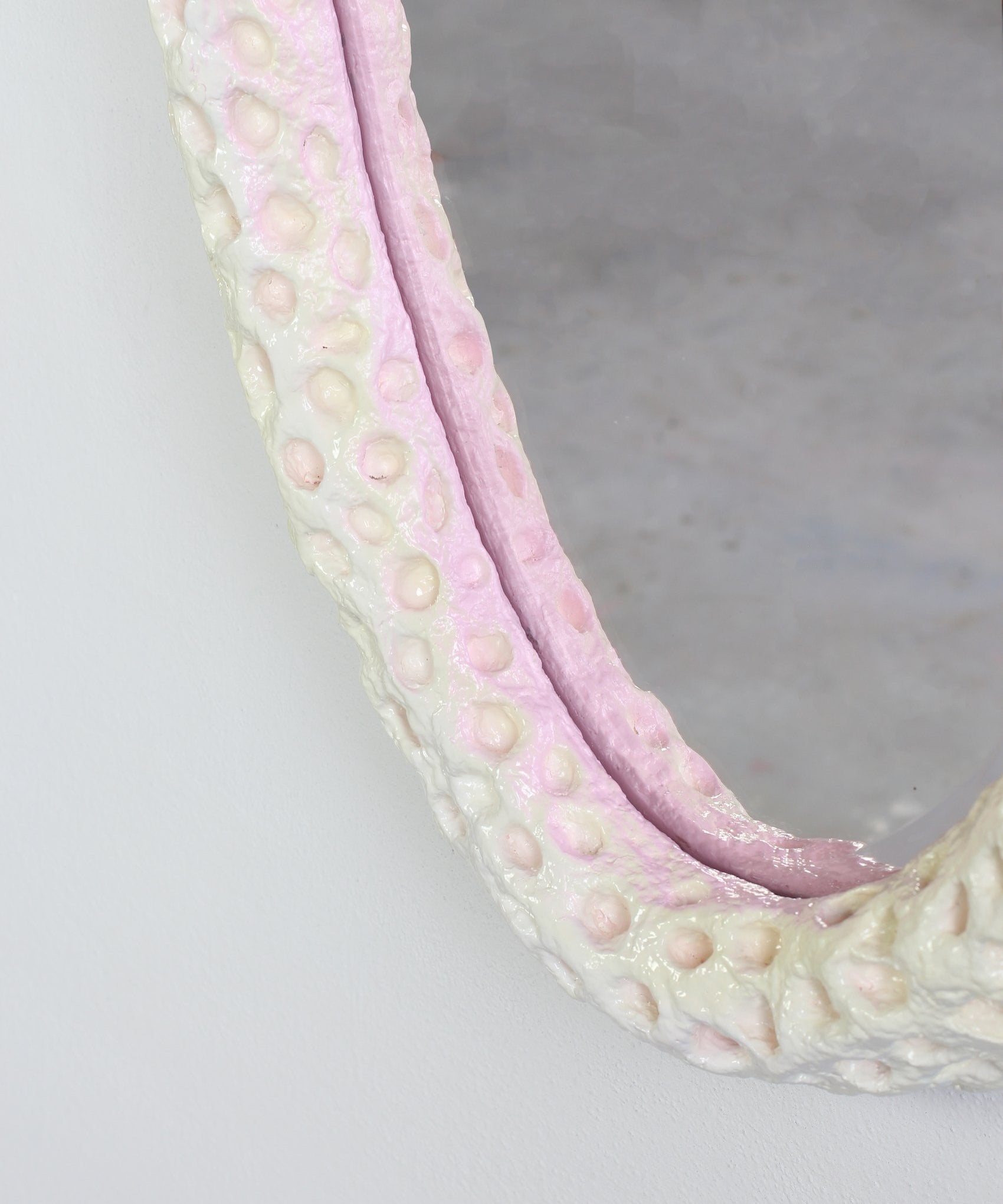 Blue-yellow-pink_mirror_with_holes