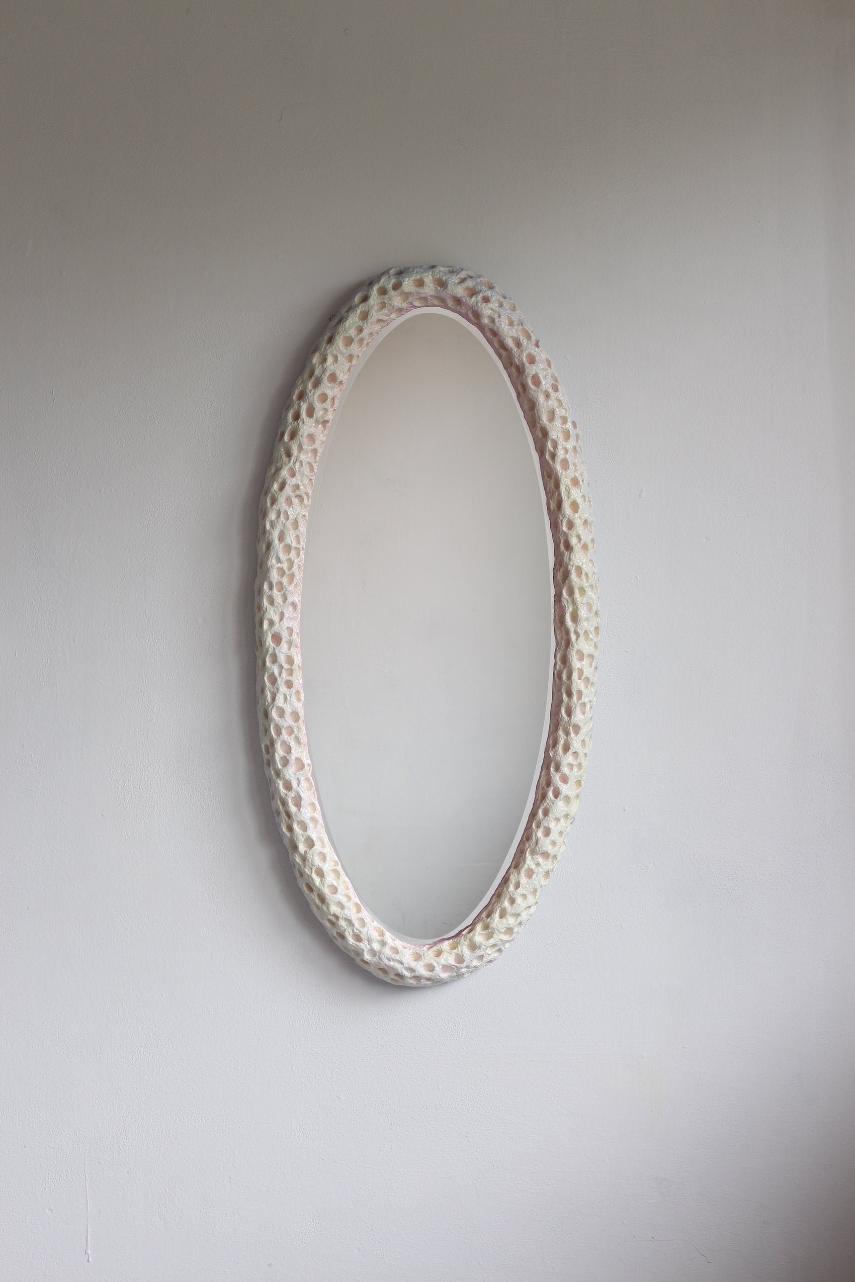 Blue-yellow-pink_mirror_with_holes