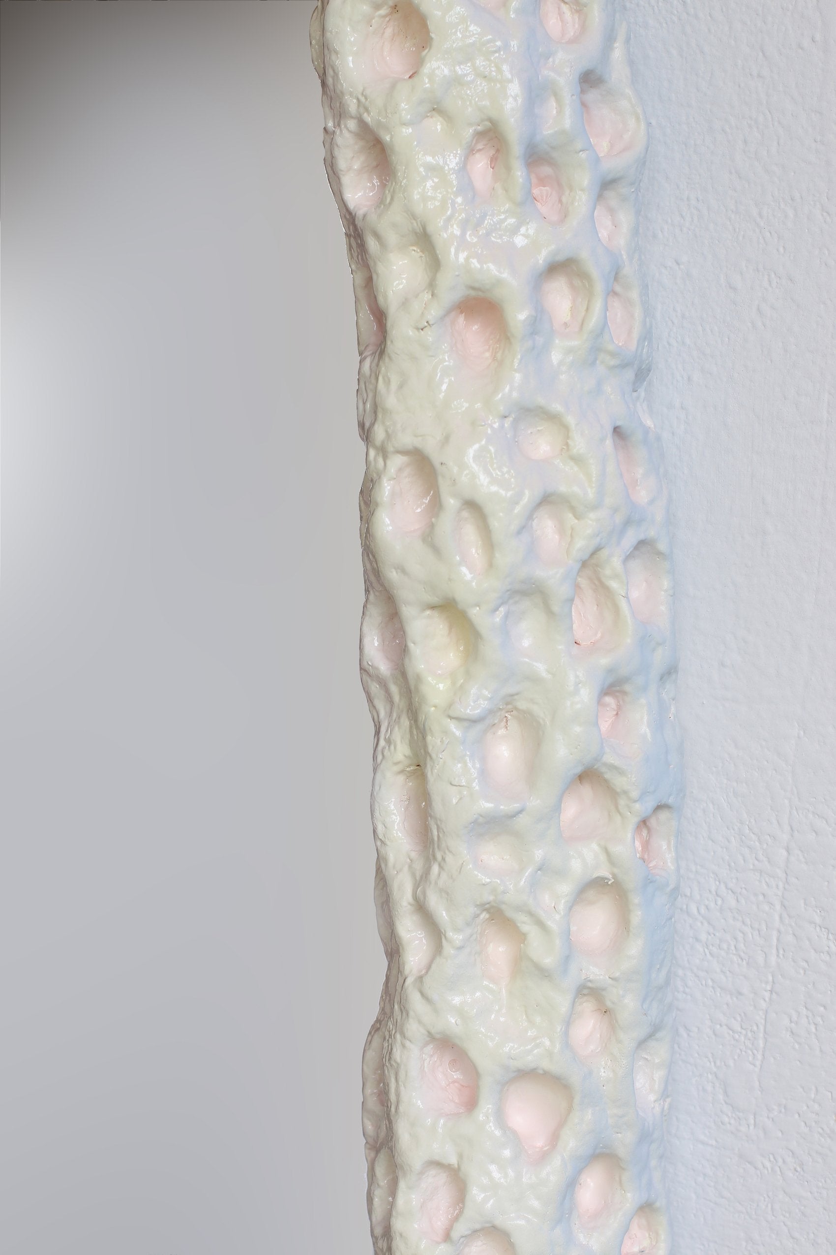 Blue-yellow-pink_mirror_with_holes