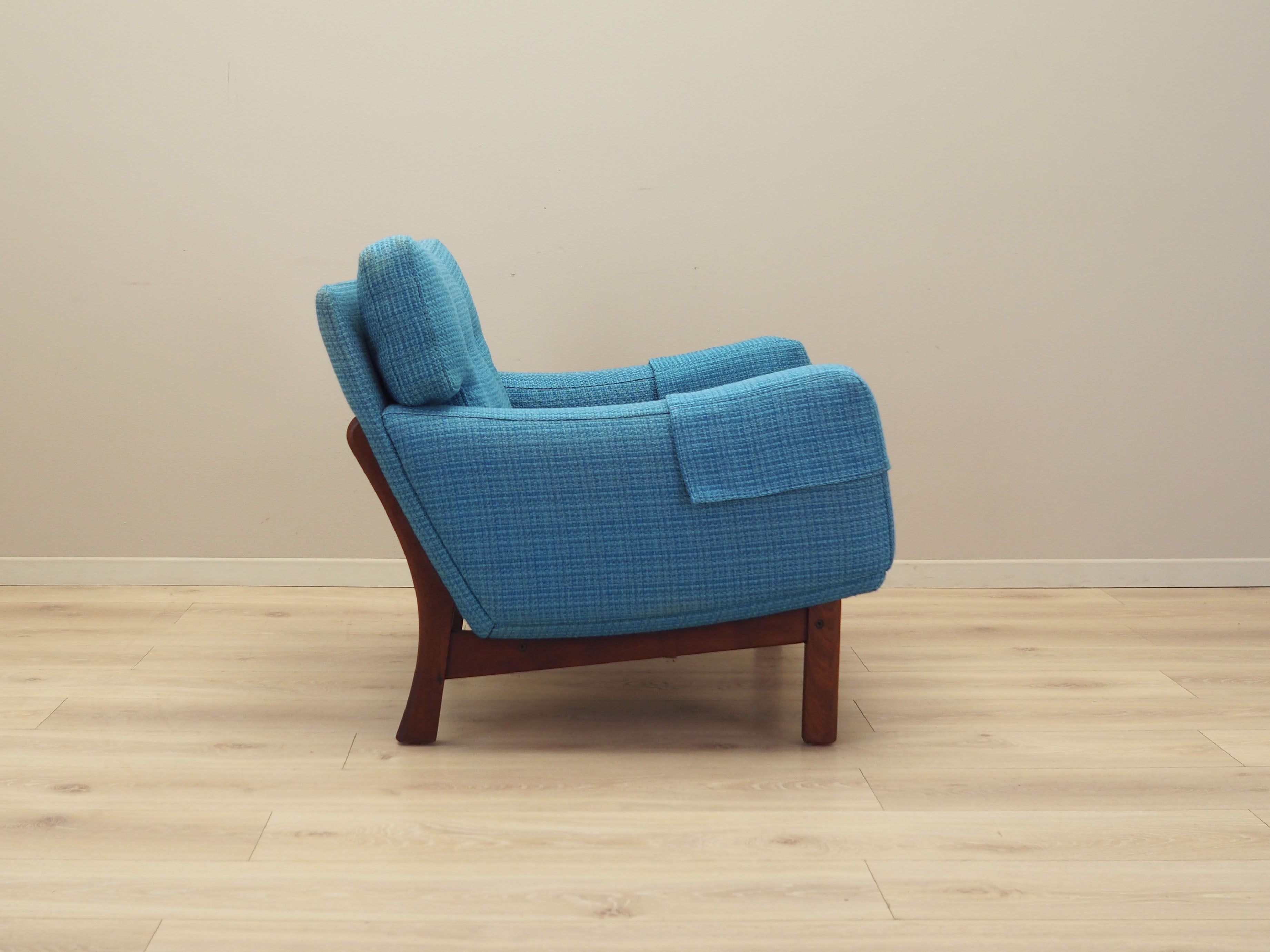 Blue_armchair_Danish_design_1960s_production_Denmark