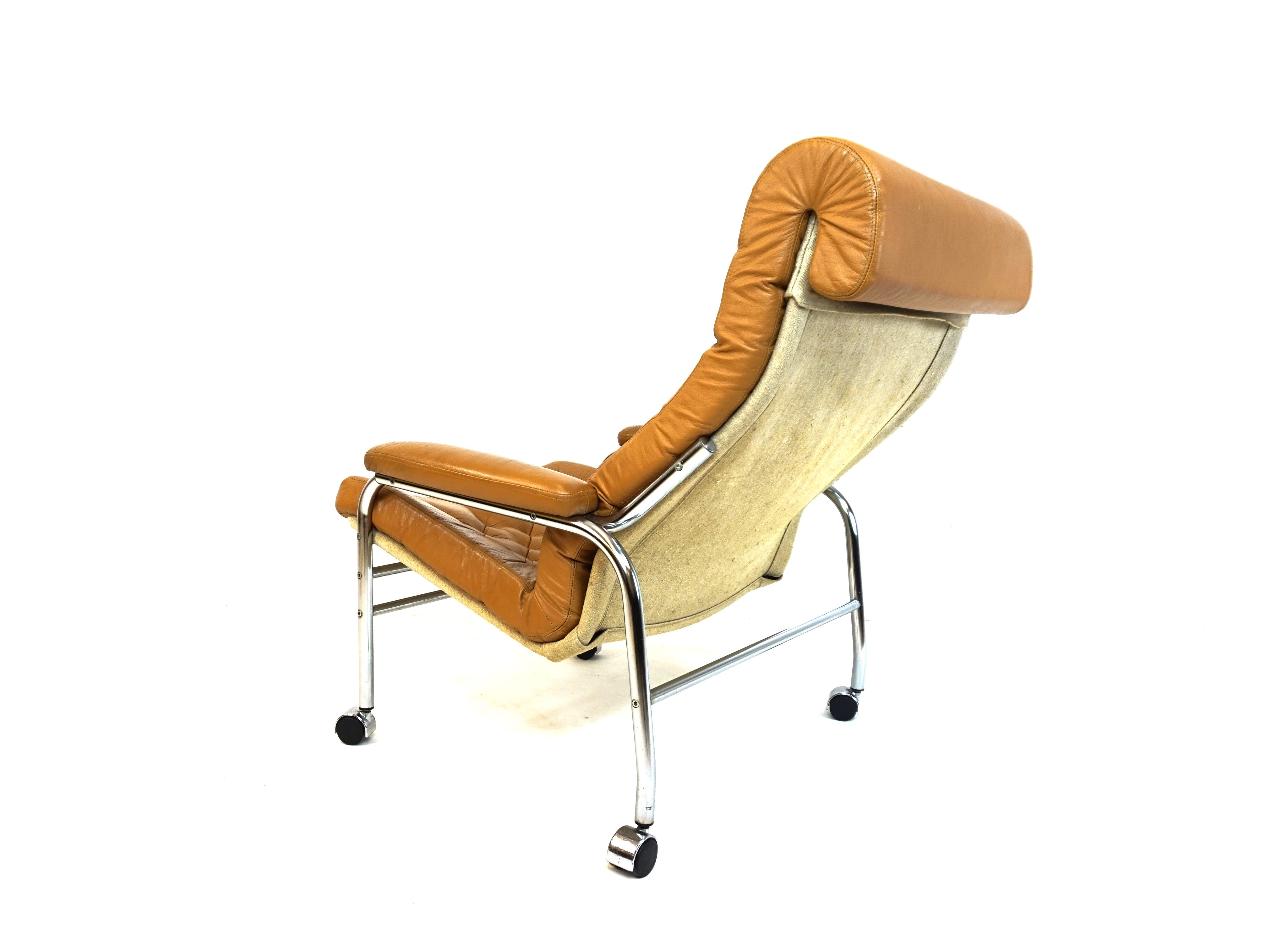 Bore_leather_armchair_by_Noboru_Nakamura
