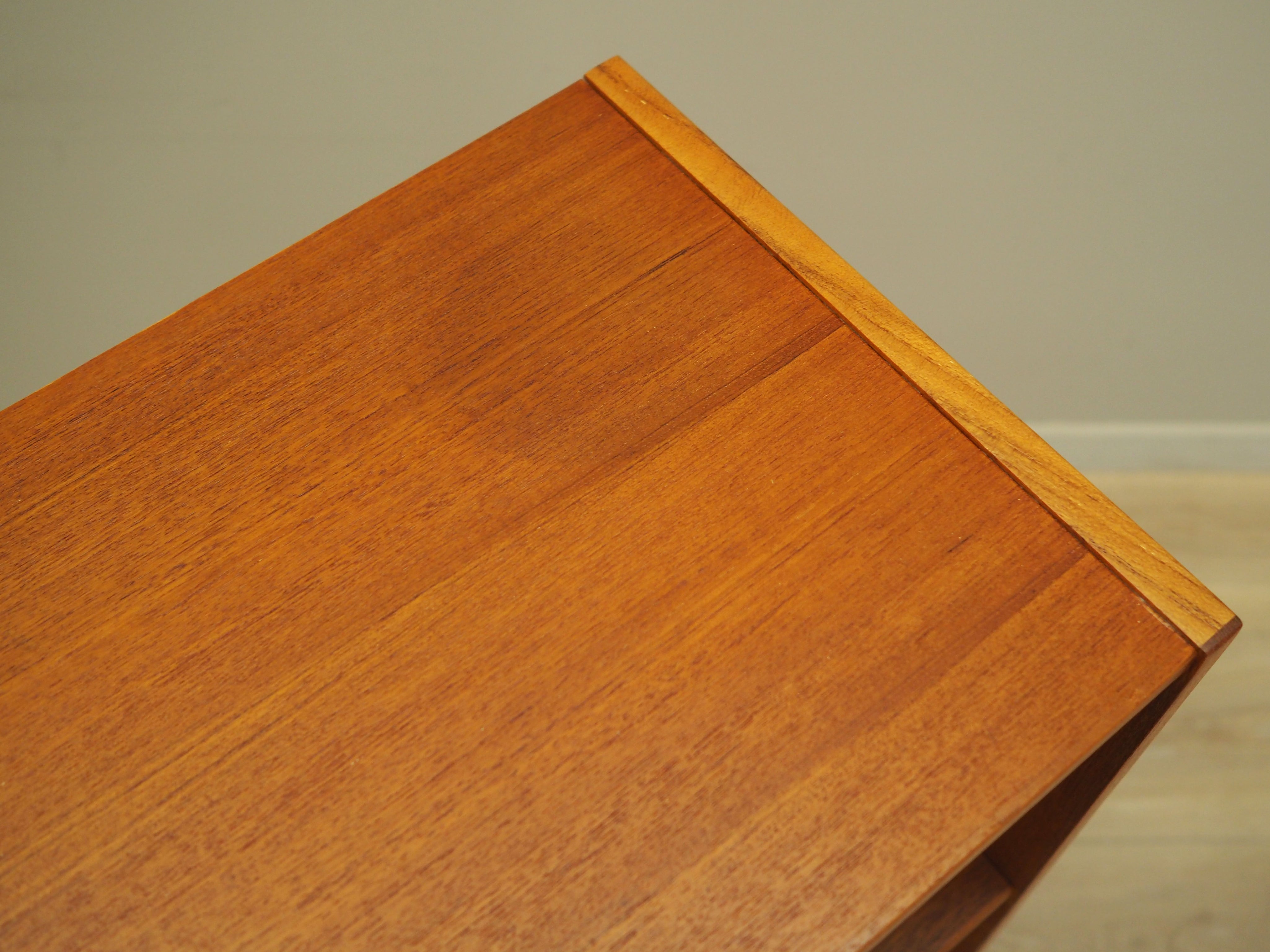 Brown_Teak_bookcase_in_Danish_design_from_1970s_production_Denmark