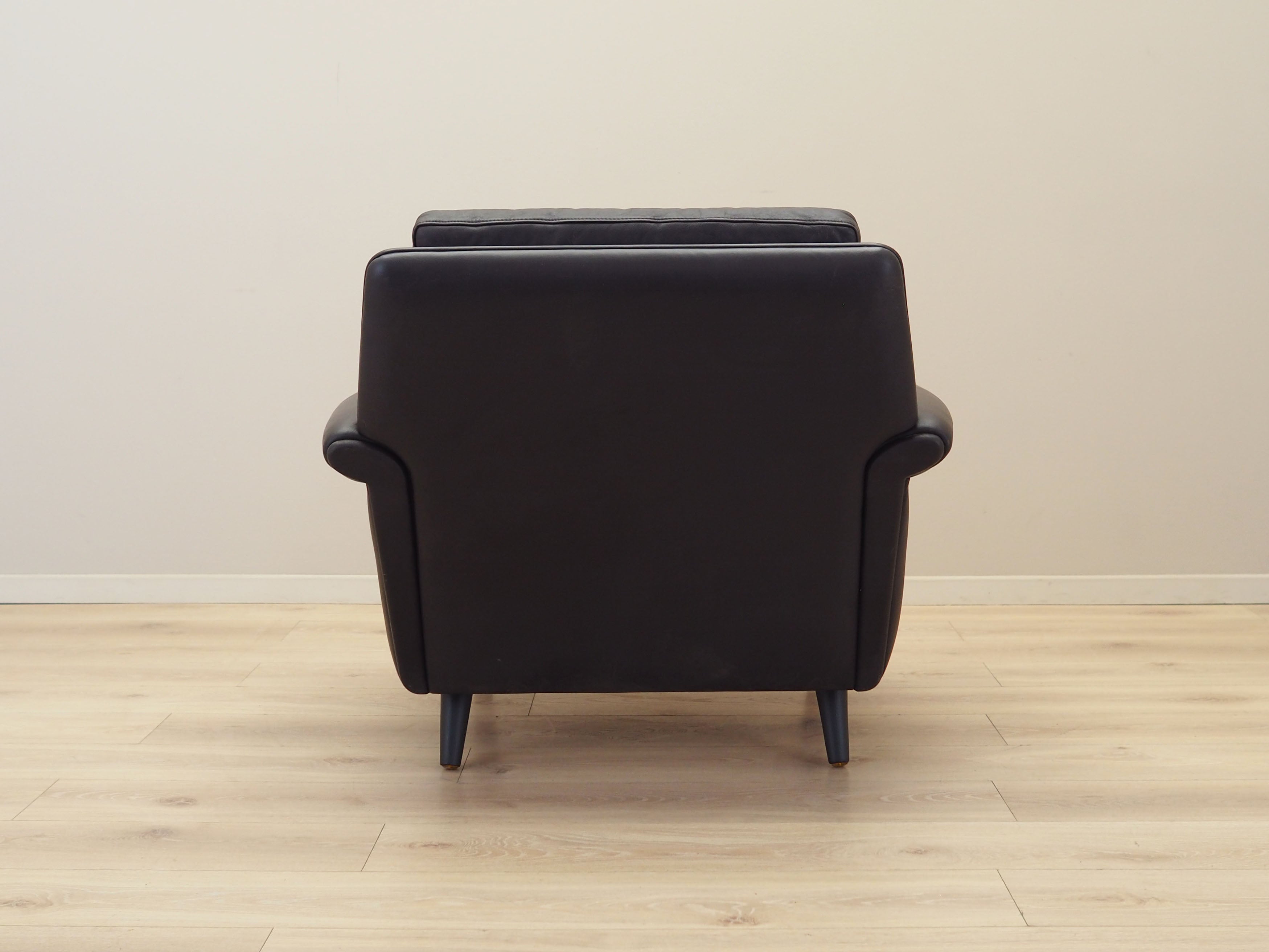 Brown_leather_armchair_Danish_design_1960s_designer_Aage_Christiansen_manufacture_Erhardsen_Andersen