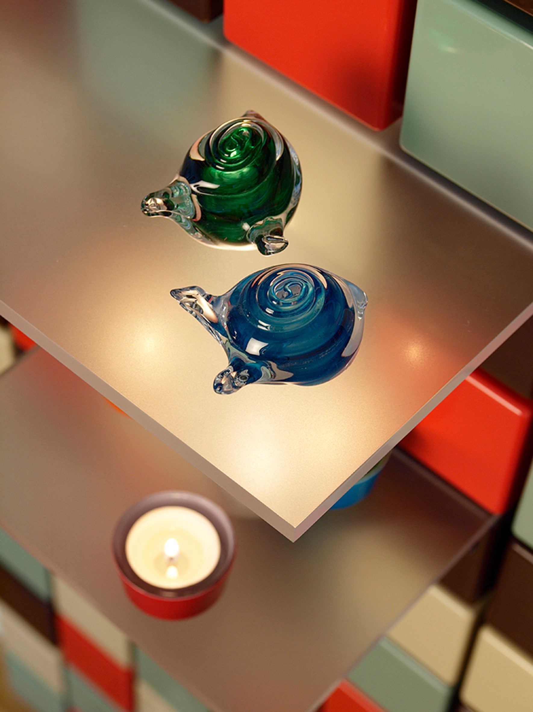 C09_Confetti_Shelf_System