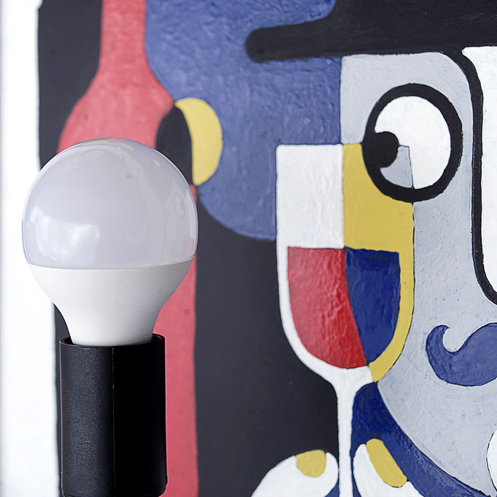 Cafe._Man_Wall_light