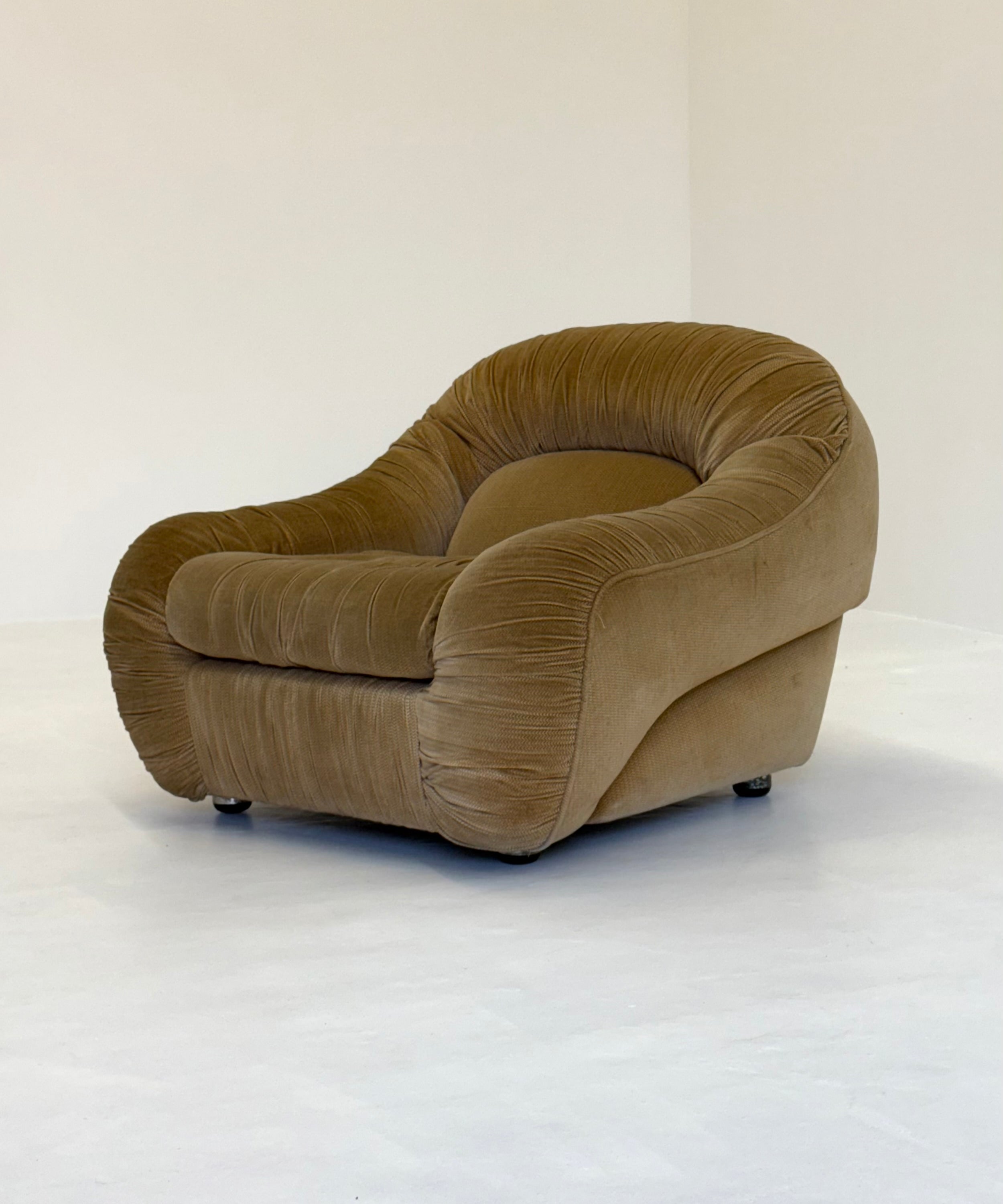 Capriccio_armchairs_by_George_Bighinello_for_Eurosalotto