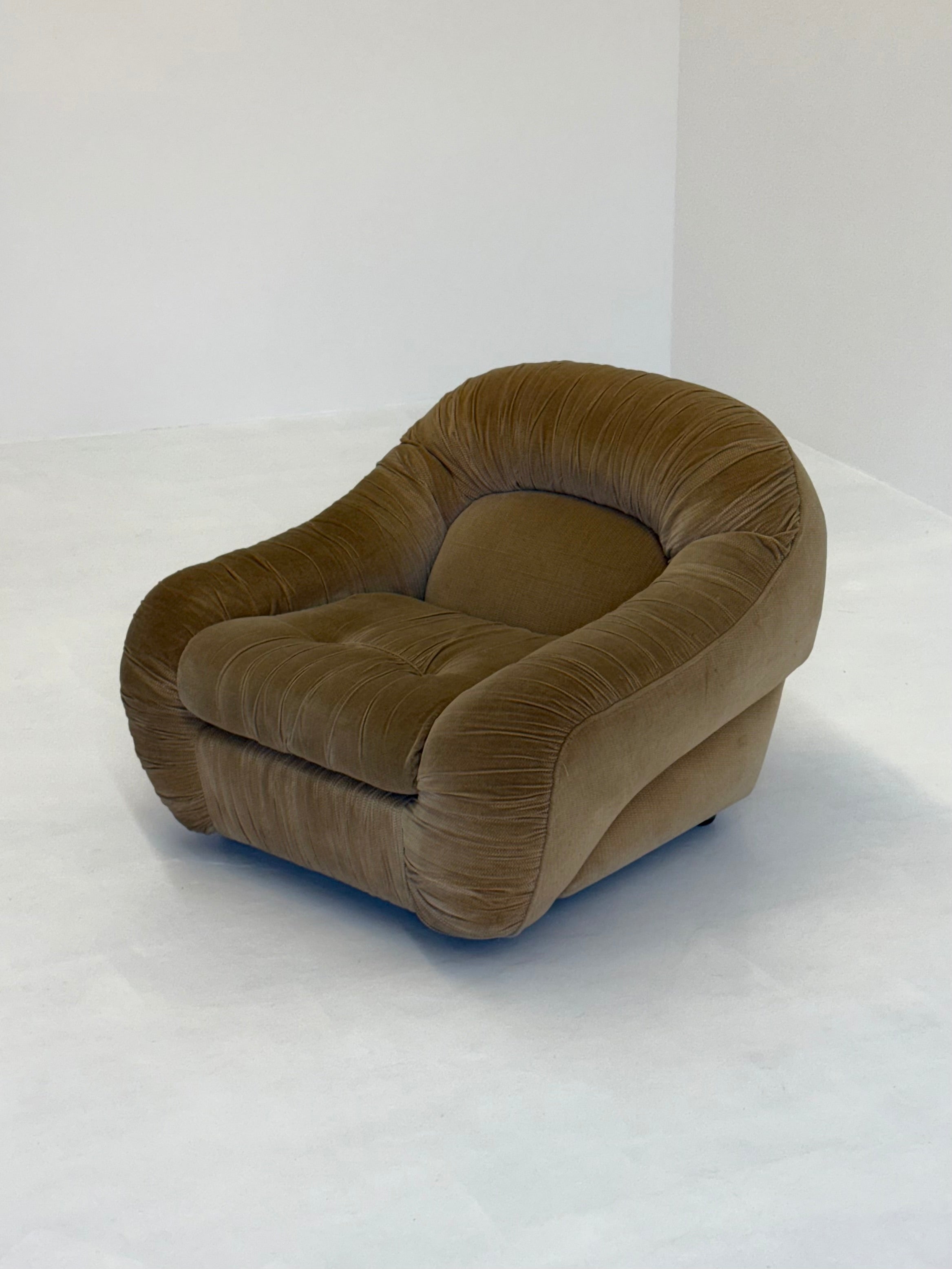Capriccio_armchairs_by_George_Bighinello_for_Eurosalotto