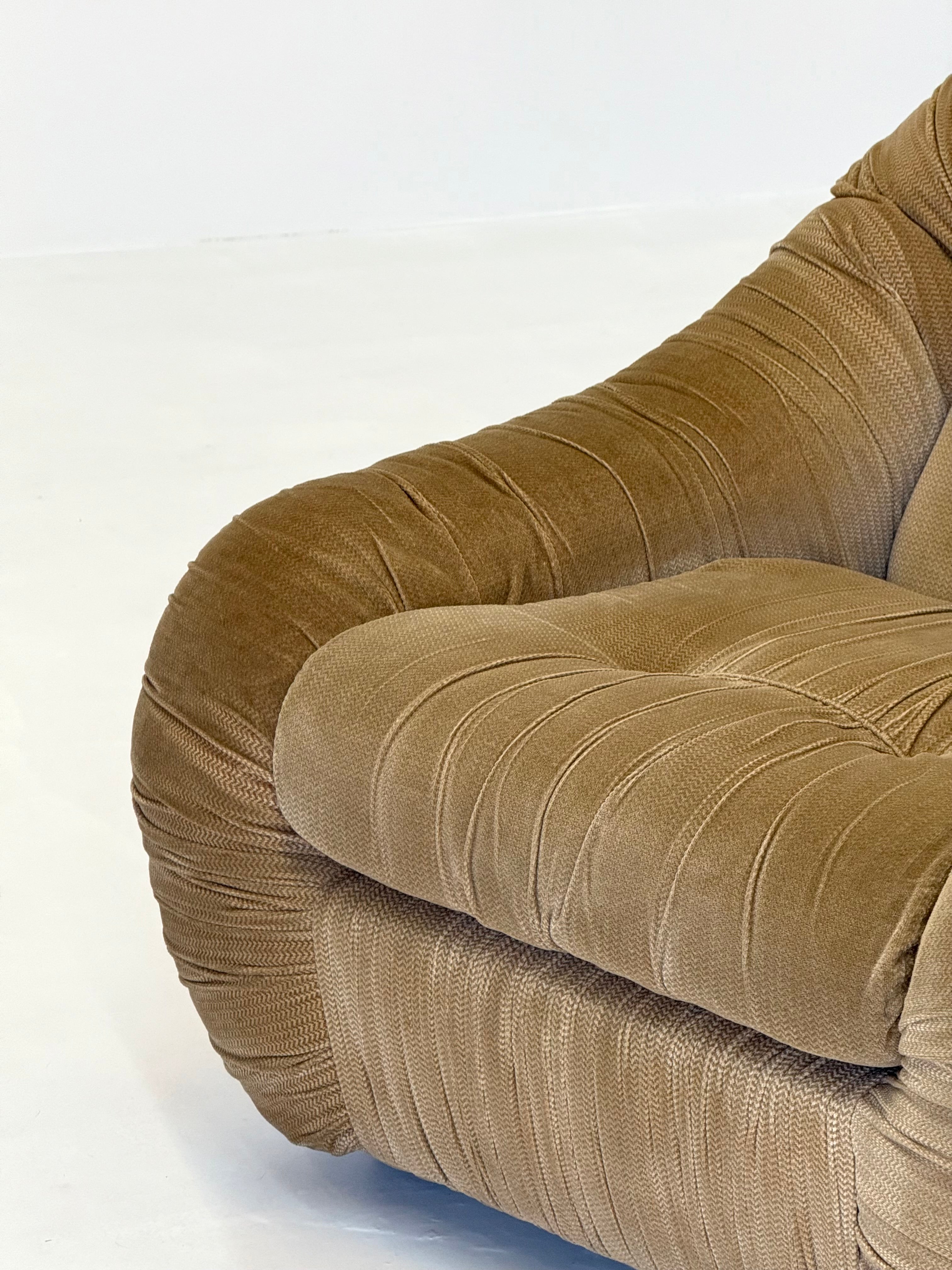 Capriccio_armchairs_by_George_Bighinello_for_Eurosalotto